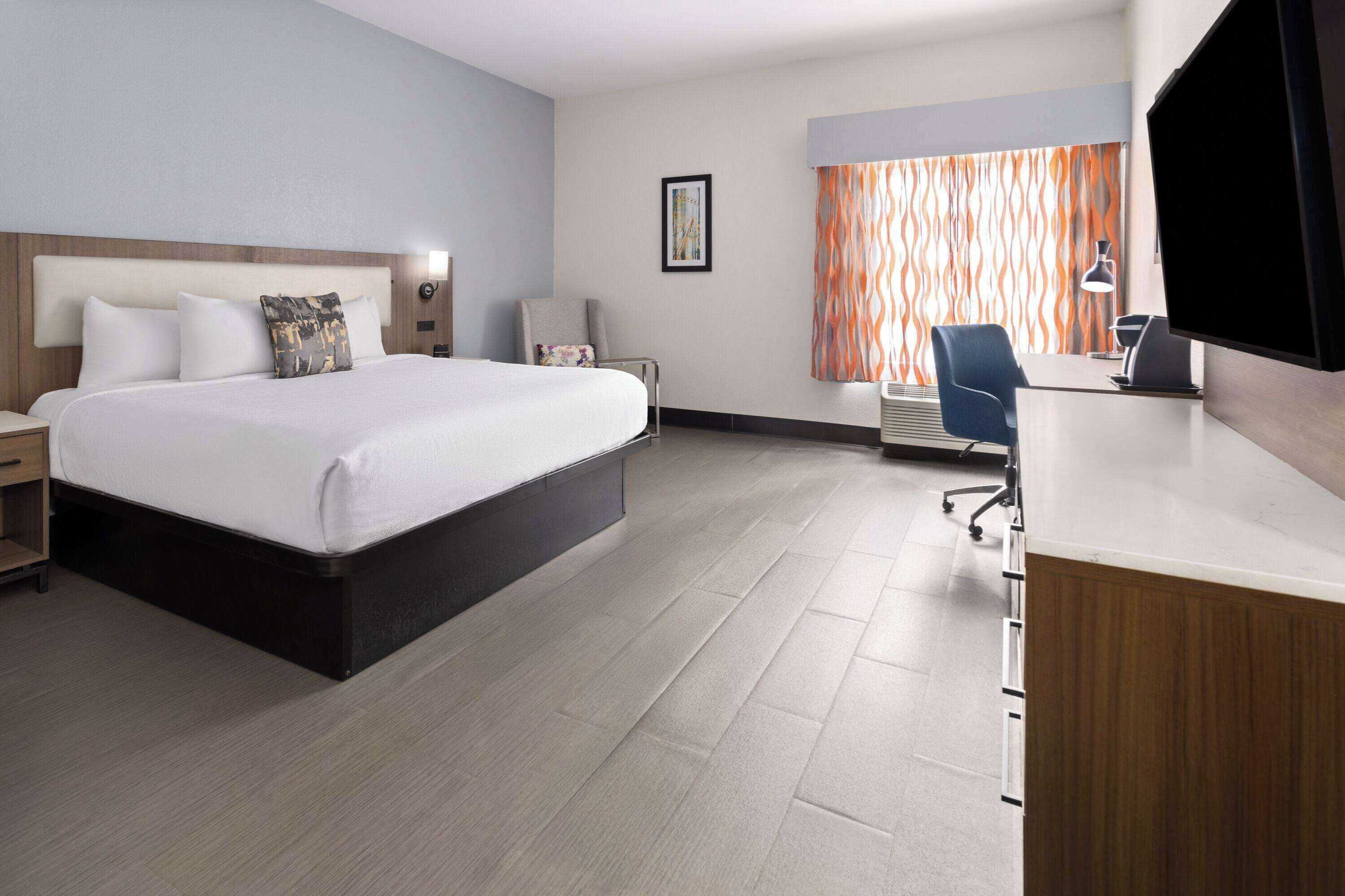 Gift card for La Quinta Inn & Suites by Wyndham Atlanta South - Newnan