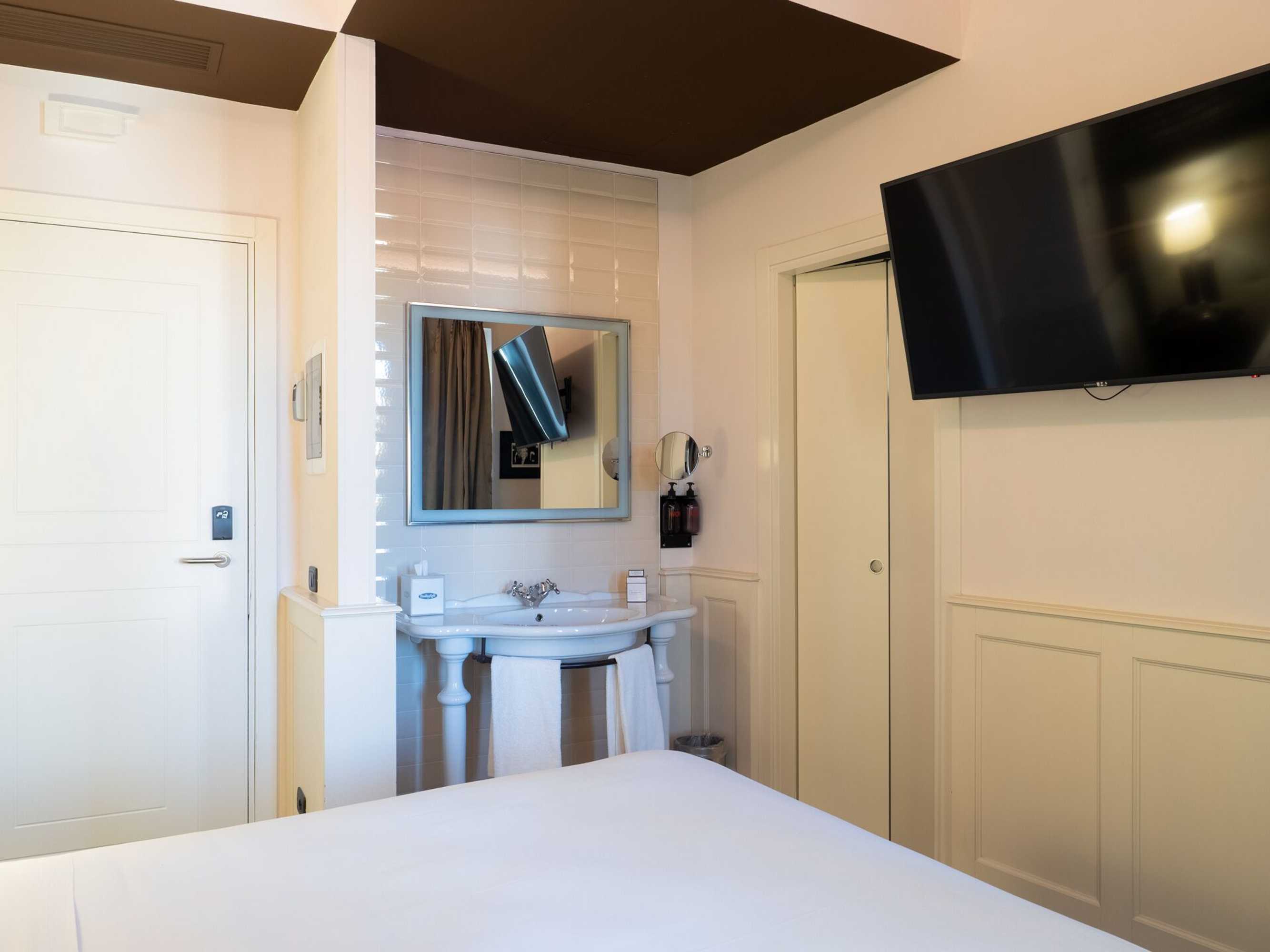 Gift card for The Glam Boutique Hotel & Apt Gift card for The Glam Boutique Hotel & Apt