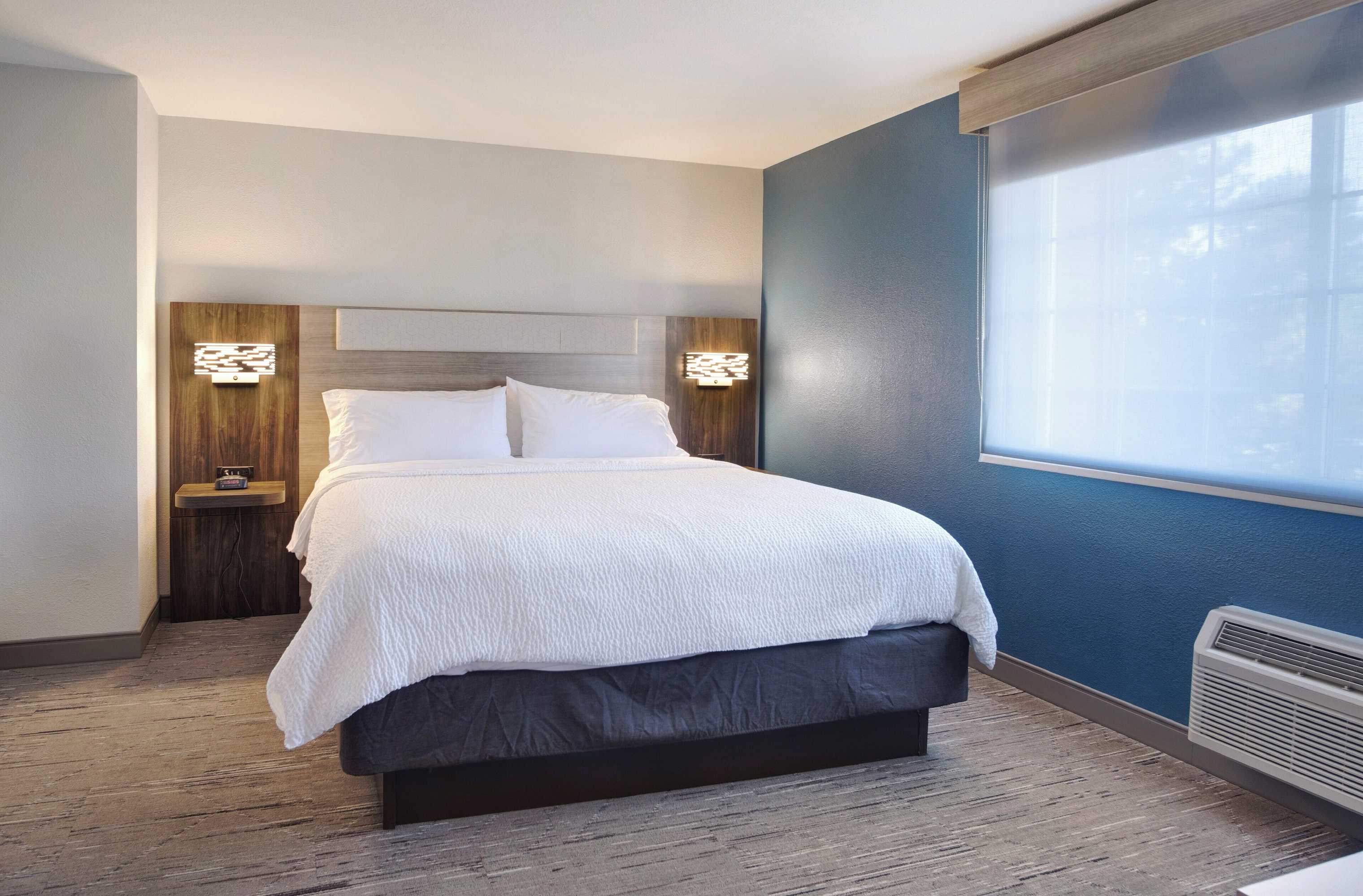 Gift card for Holiday Inn Express Portland East - Troutdale by Ihg Gift card for Holiday Inn Express Portland East - Troutdale by Ihg