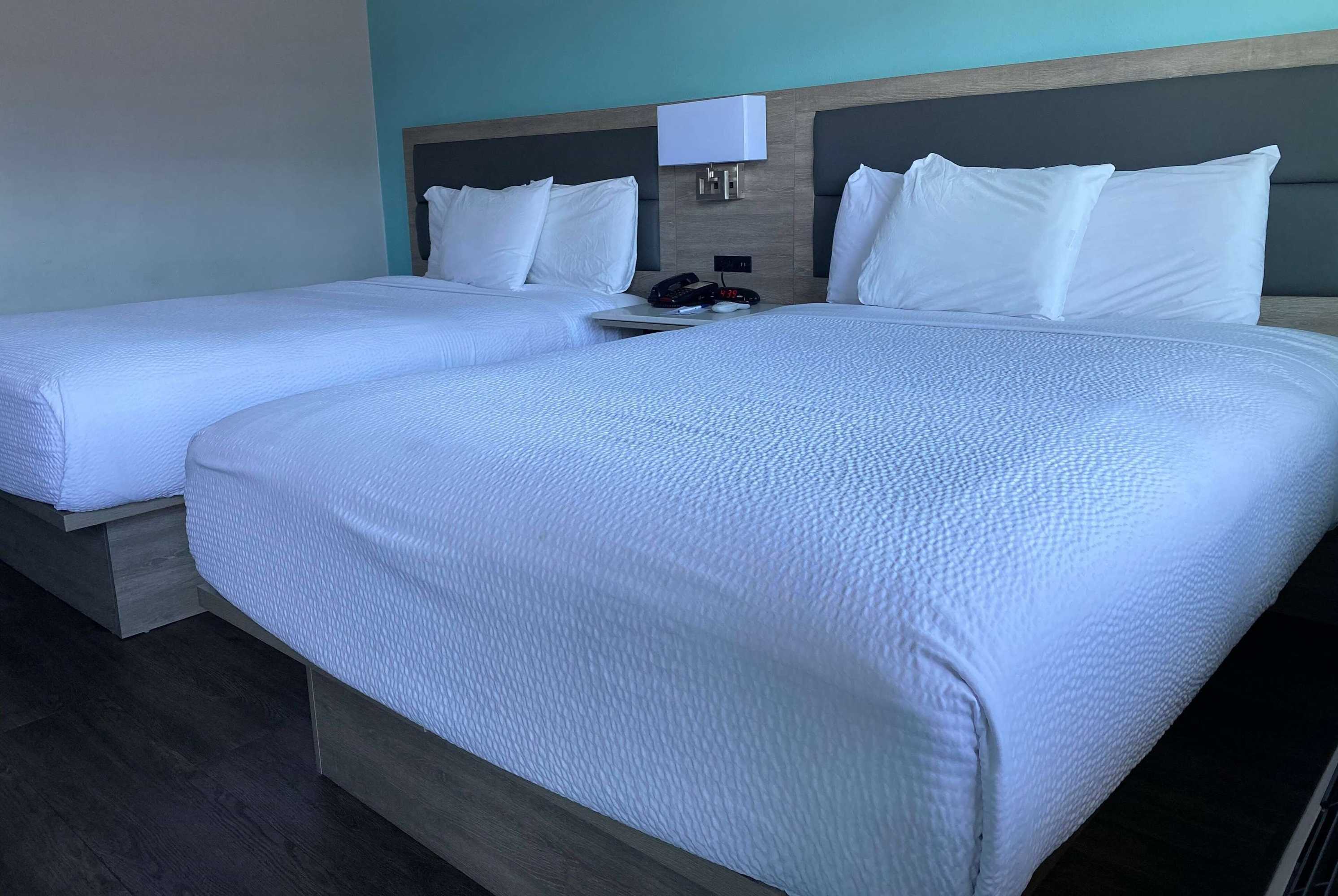 Gift card for Travelodge by Wyndham Lax Gift card for Travelodge by Wyndham Lax