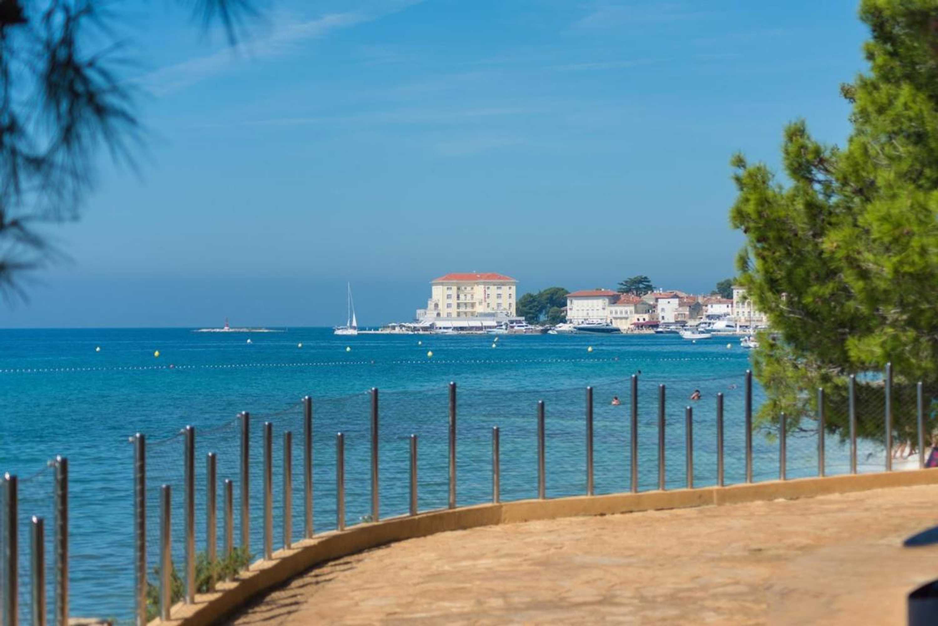 Gift card for Spacious Three-Bedroom Villa Balun With Pool