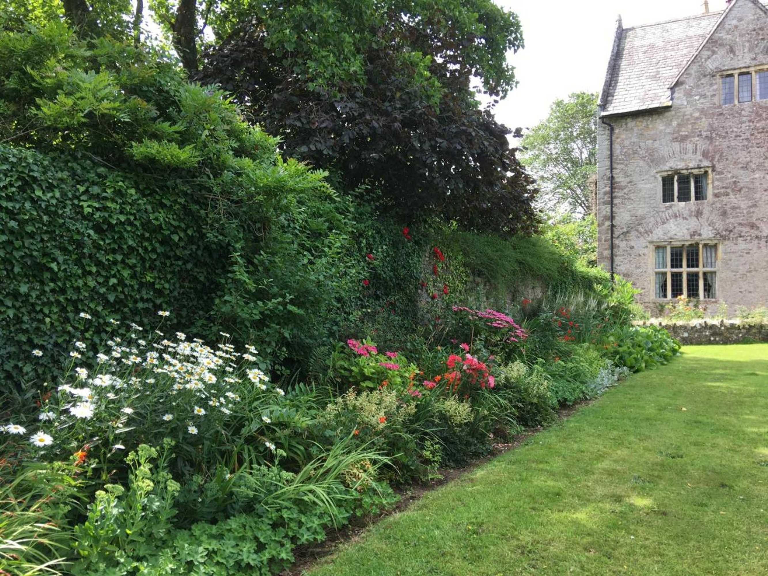 Gift card for Welsh Gatehouse, Historic Castle Which Can Cater For Electric Vehicle Gift card for Welsh Gatehouse, Historic Castle Which Can Cater For Electric Vehicle