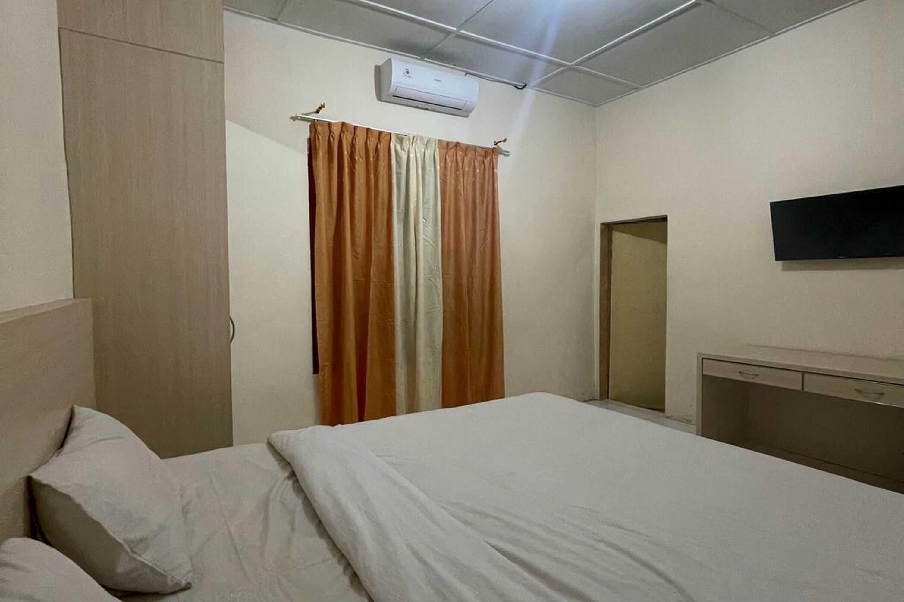 Gift card for Oyo 93502 Homestay Pakmuklis Syariah 2 Near Taman Mini Lhokseumawe