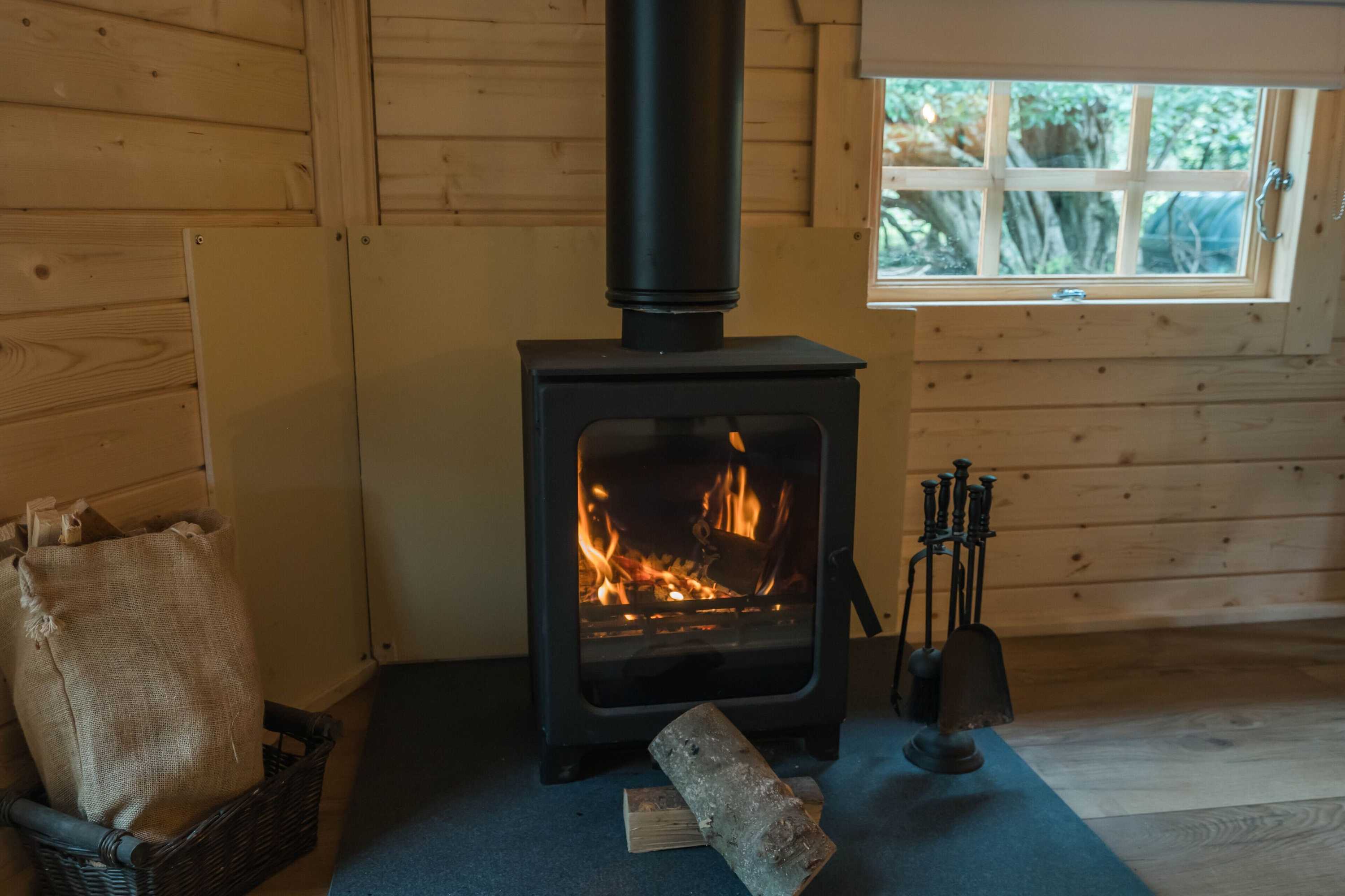 Gift card for Hobbit Cabin For 2 - Outdoor Bath / Wood Burner Gift card for Hobbit Cabin For 2 - Outdoor Bath / Wood Burner