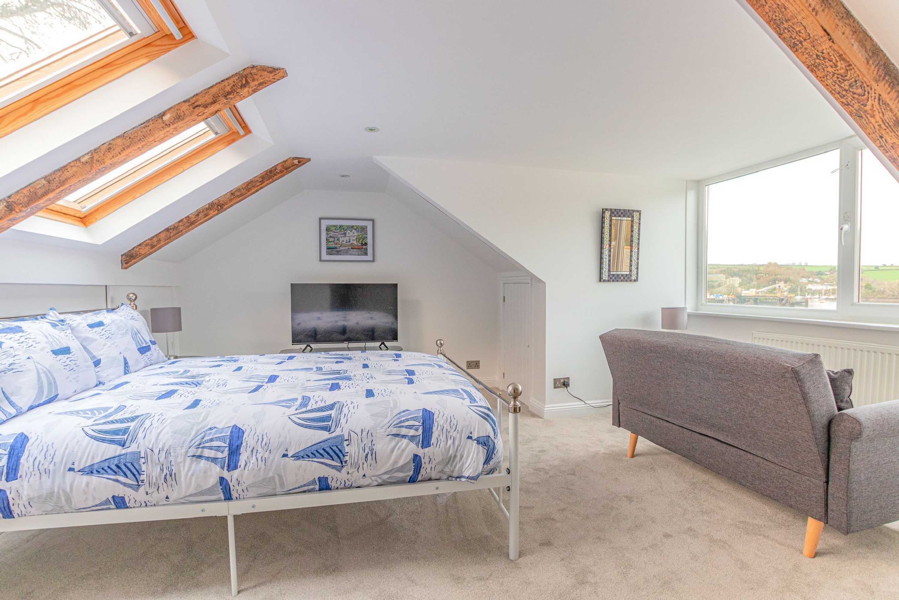 Gift card for The Slipway Fowey Harbour, Parking 1 Min & Garden Gift card for The Slipway Fowey Harbour, Parking 1 Min & Garden