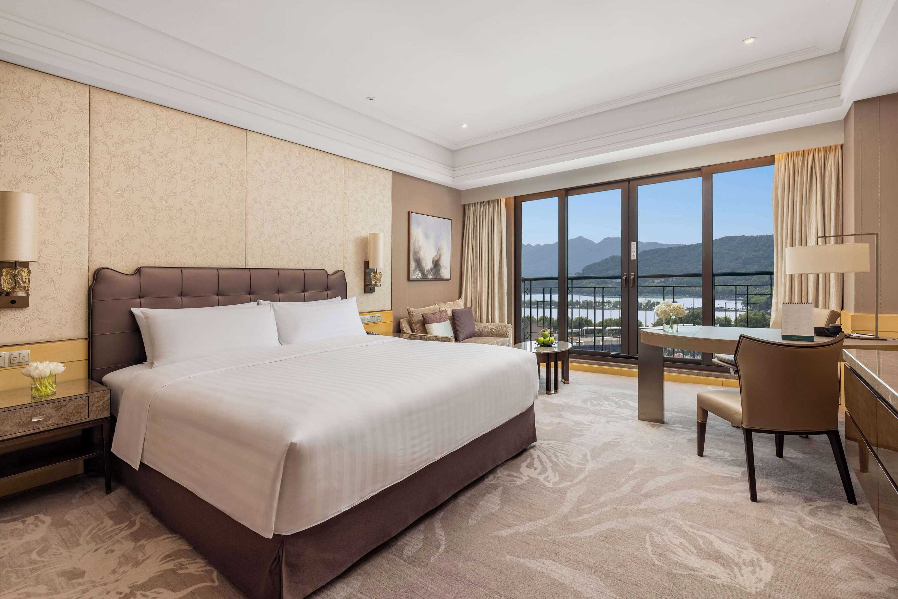 Gift card for Midtown Shangri-La, Hangzhou - Around 5 Minutes Walking Distance to West Lake Gift card for Midtown Shangri-La, Hangzhou - Around 5 Minutes Walking Distance to West Lake