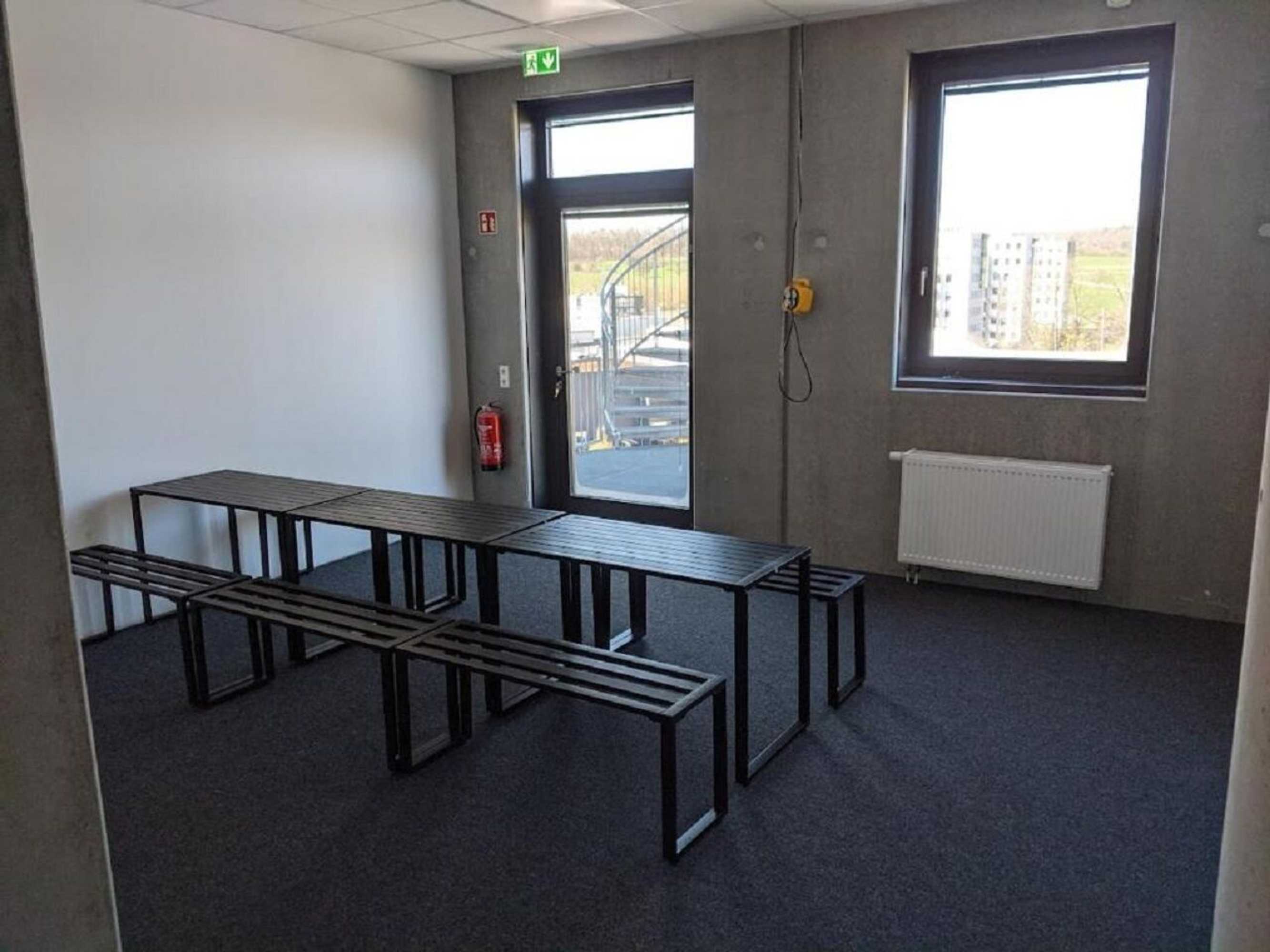 Gift card for Business-Motel, Free Xl-Parking, Wifi, Massage-Chairs, Sauna, Shared Kitchen, Breakfast 2go, Free Soda, Coffee