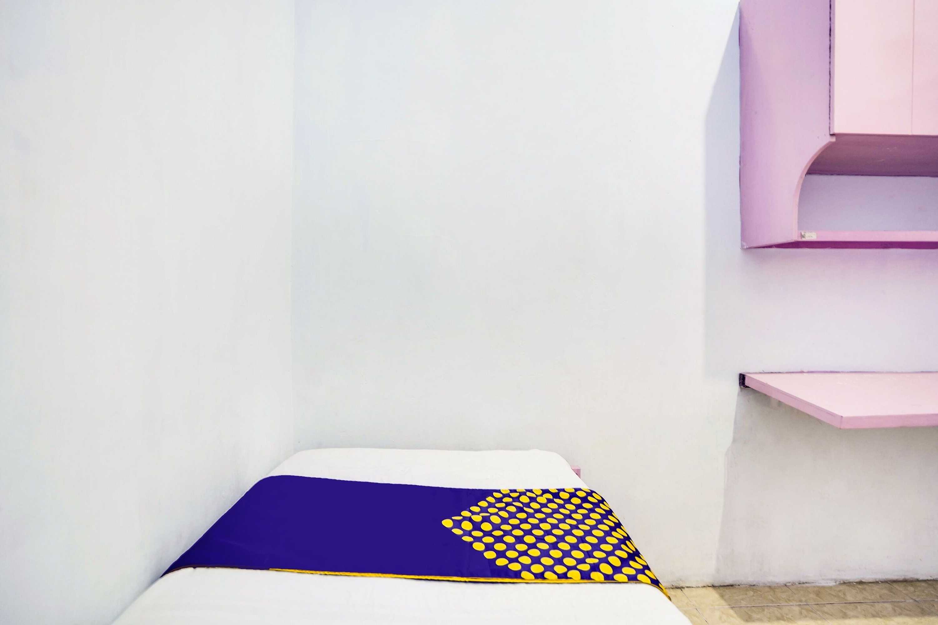 Gift card for Oyo Life 91626 Rr Kost Putri Syariah