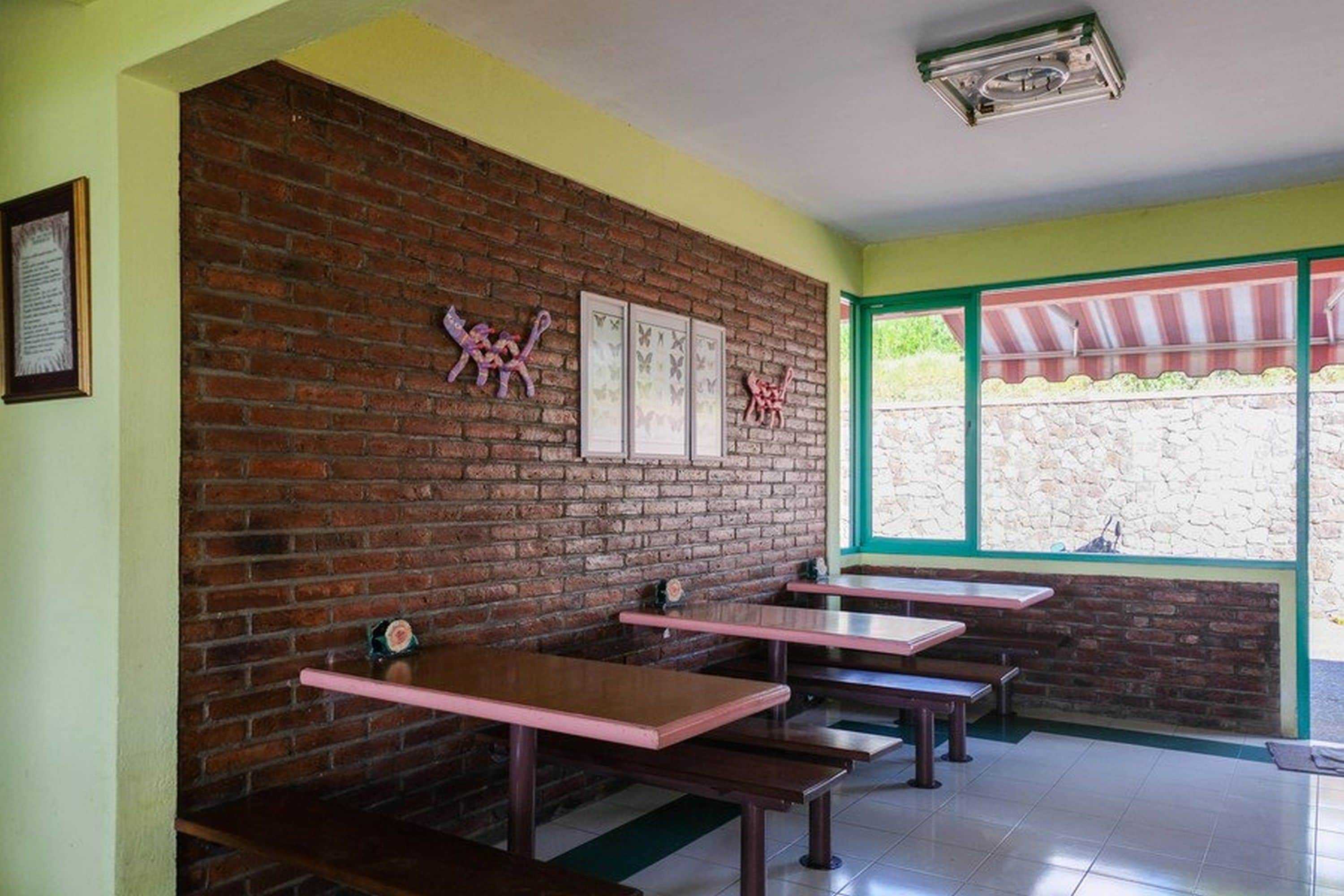 Gift card for Reddoorz Syariah Near Kopeng Treetop Adventure Gift card for Reddoorz Syariah Near Kopeng Treetop Adventure