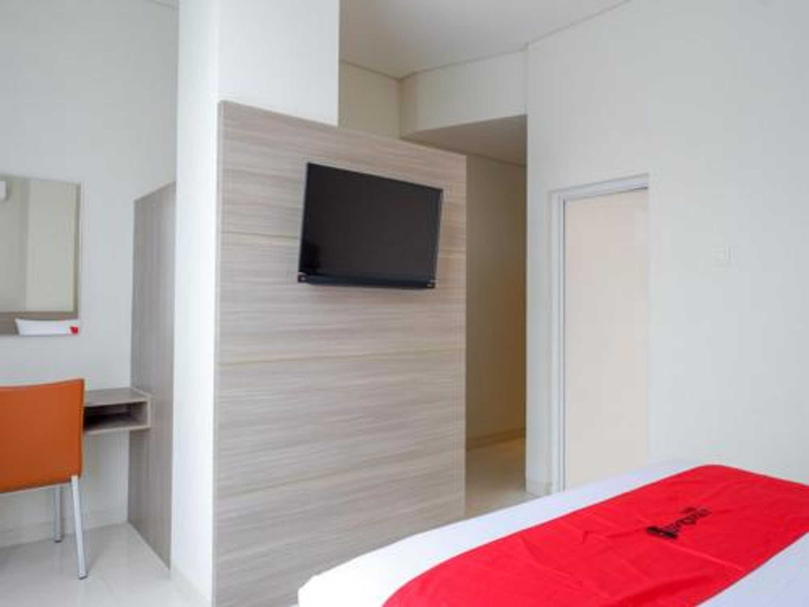 Gift card for Reddoorz Near Exit Tol Banyumanik 2 Gift card for Reddoorz Near Exit Tol Banyumanik 2