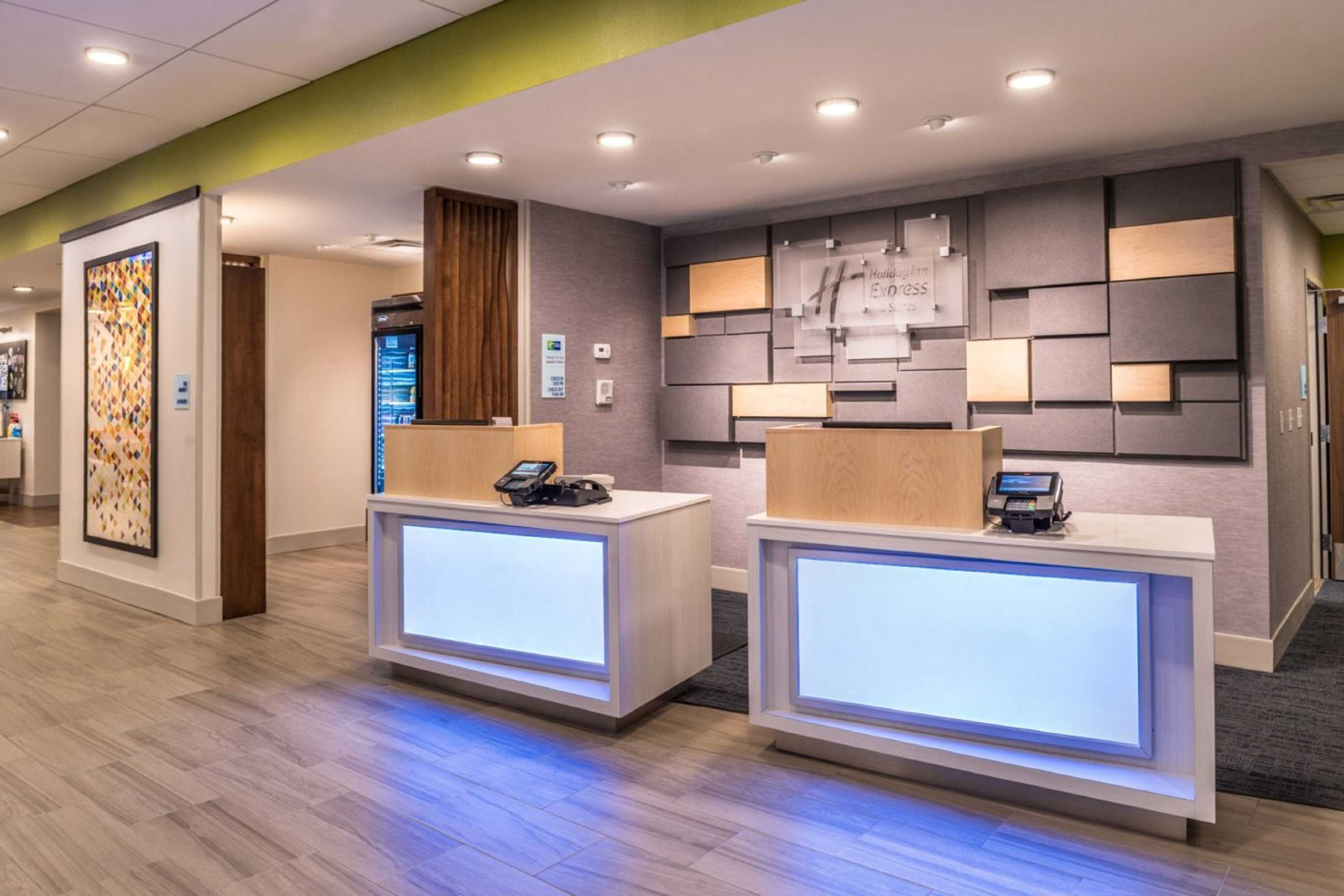 Gift card for Holiday Inn Express & Suites Tampa North - Wesley Chapel by Ihg Gift card for Holiday Inn Express & Suites Tampa North - Wesley Chapel by Ihg