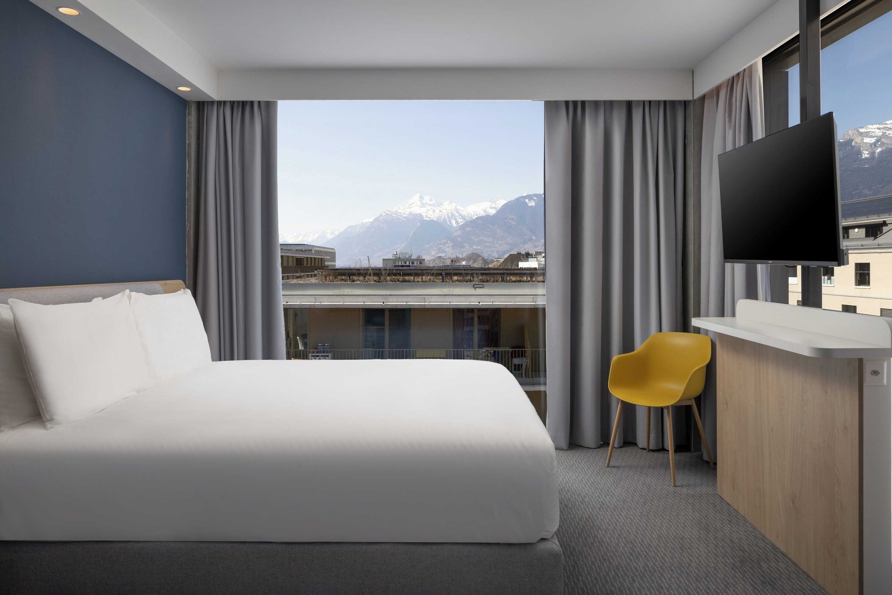Gift card for Holiday Inn Express & Suites Sion by Ihg Gift card for Holiday Inn Express & Suites Sion by Ihg
