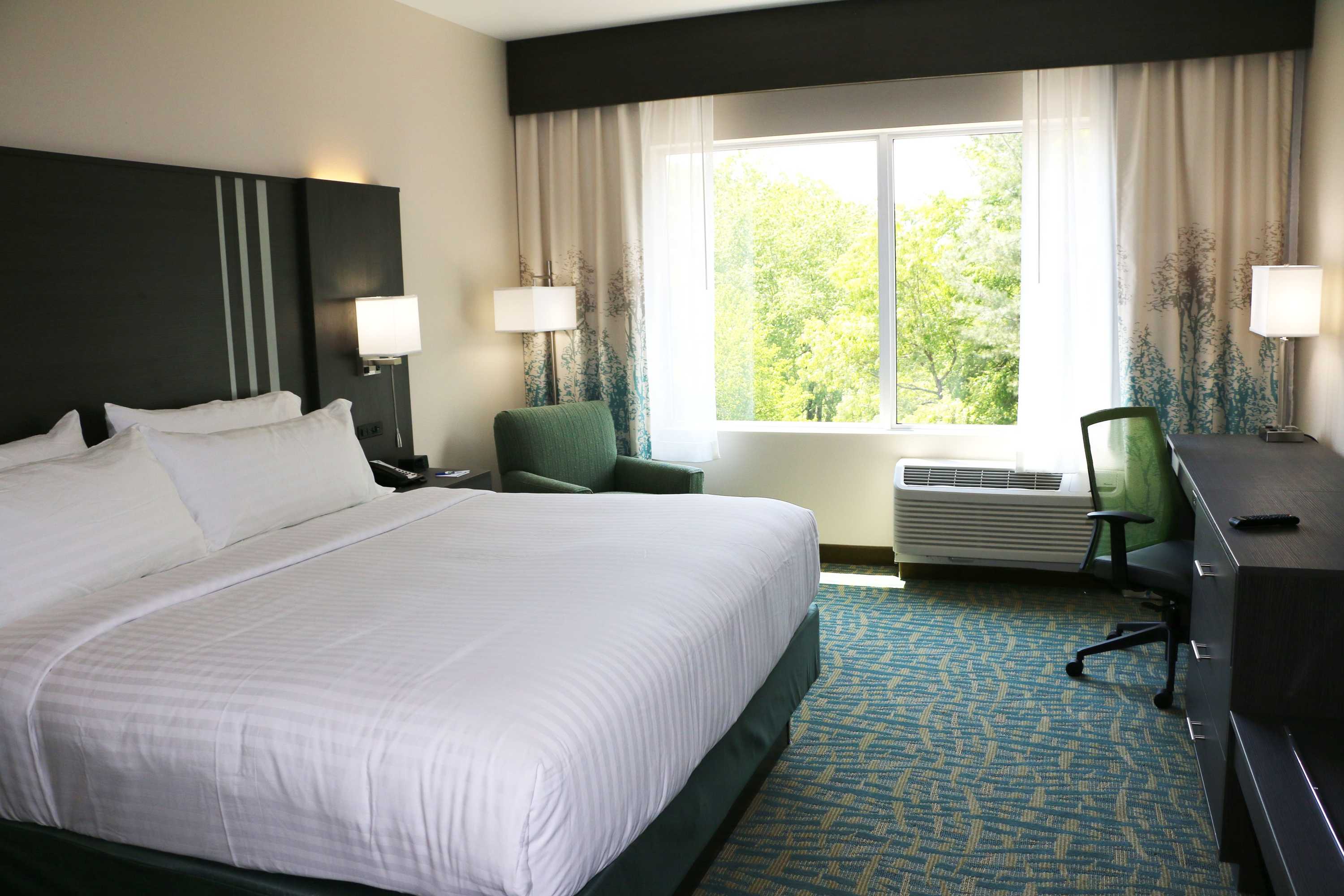 Gift card for Holiday Inn Express & Suites Hendersonville SE - Flat Rock by Ihg Gift card for Holiday Inn Express & Suites Hendersonville SE - Flat Rock by Ihg