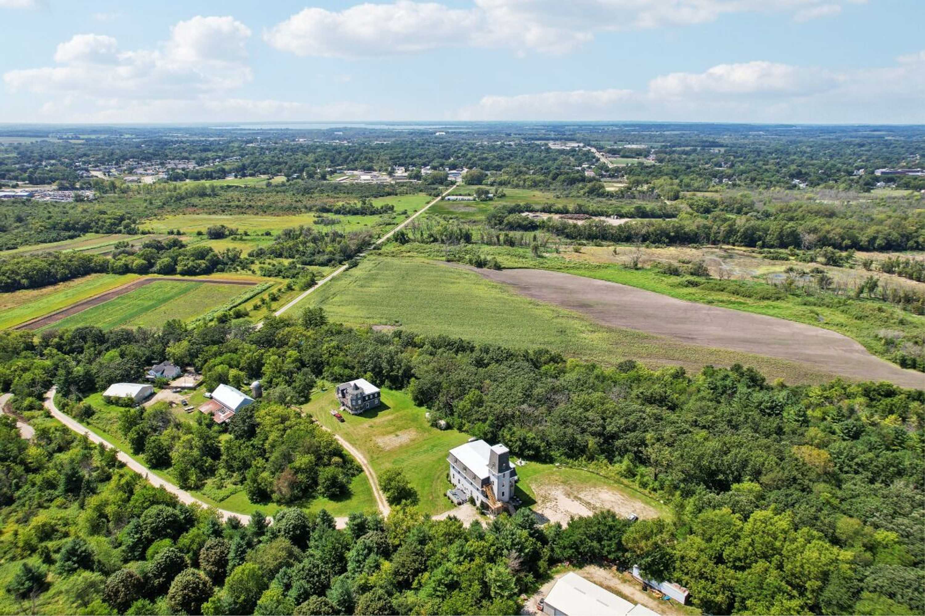 Gift card for The Starlight Tower Ocean Breeze Suite 1 Bedroom Apartment Hotel by Redawning