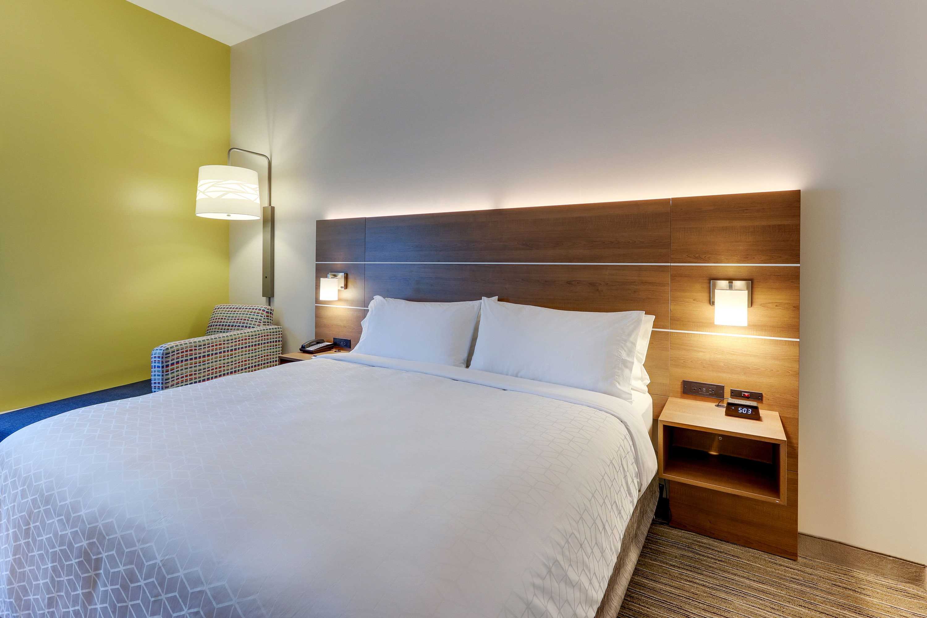 Gift card for Holiday Inn Express & Suites Saugerties - Hudson Valley by Ihg Gift card for Holiday Inn Express & Suites Saugerties - Hudson Valley by Ihg