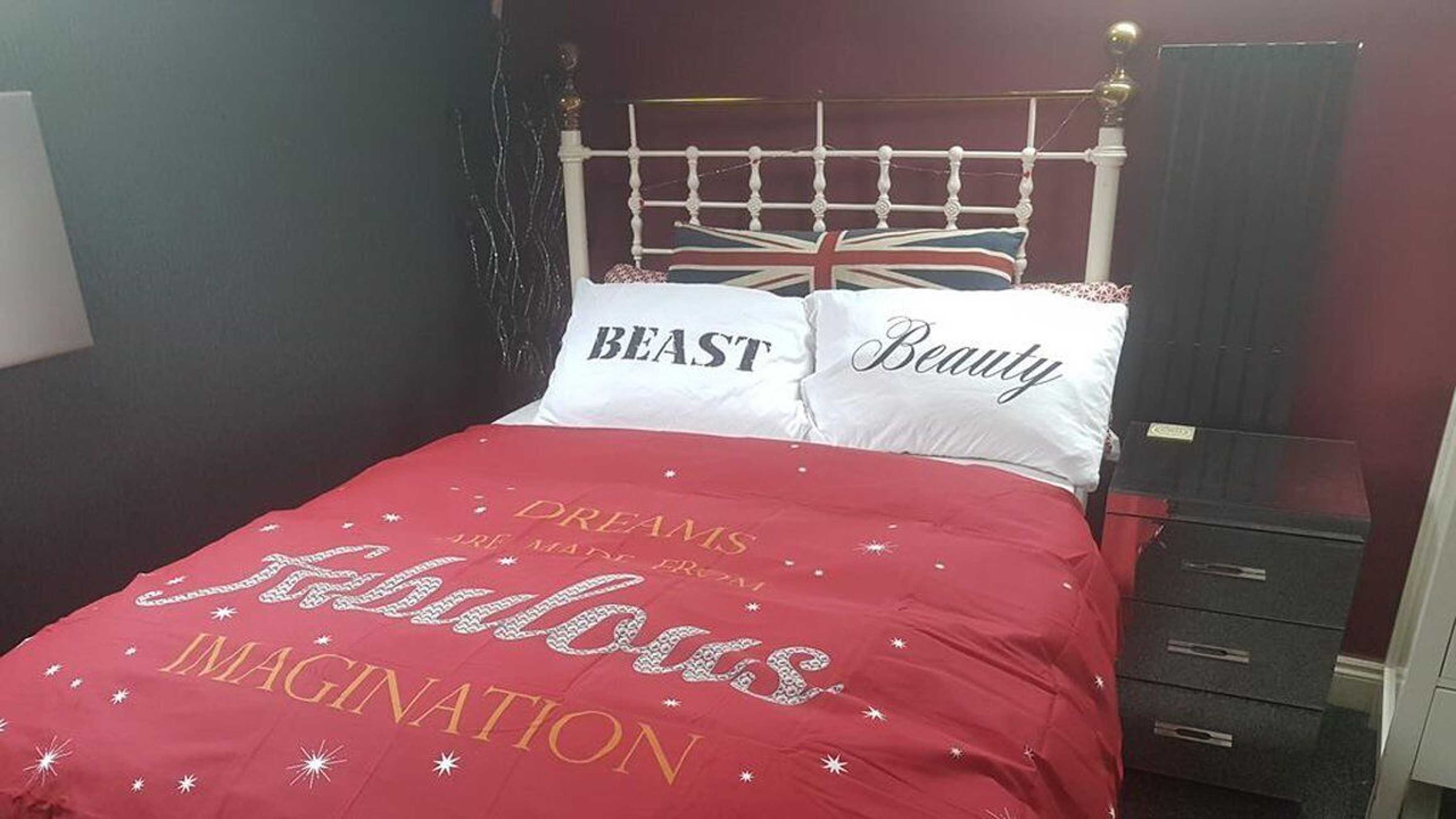 Gift card for John Wayne's Lodge by Sea