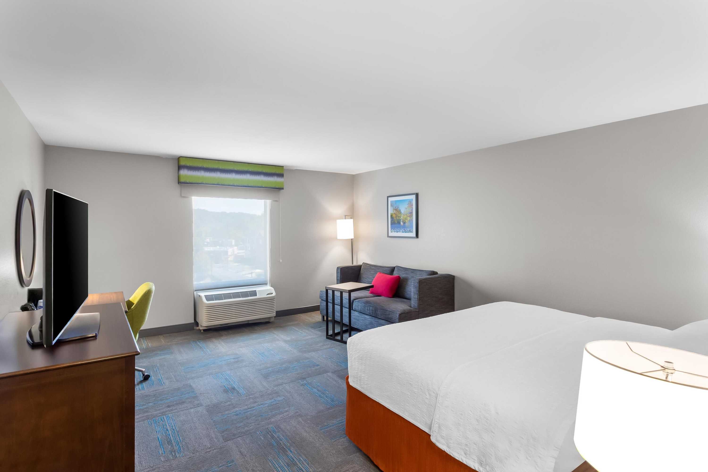 Gift card for Hampton Inn Huntington University Area