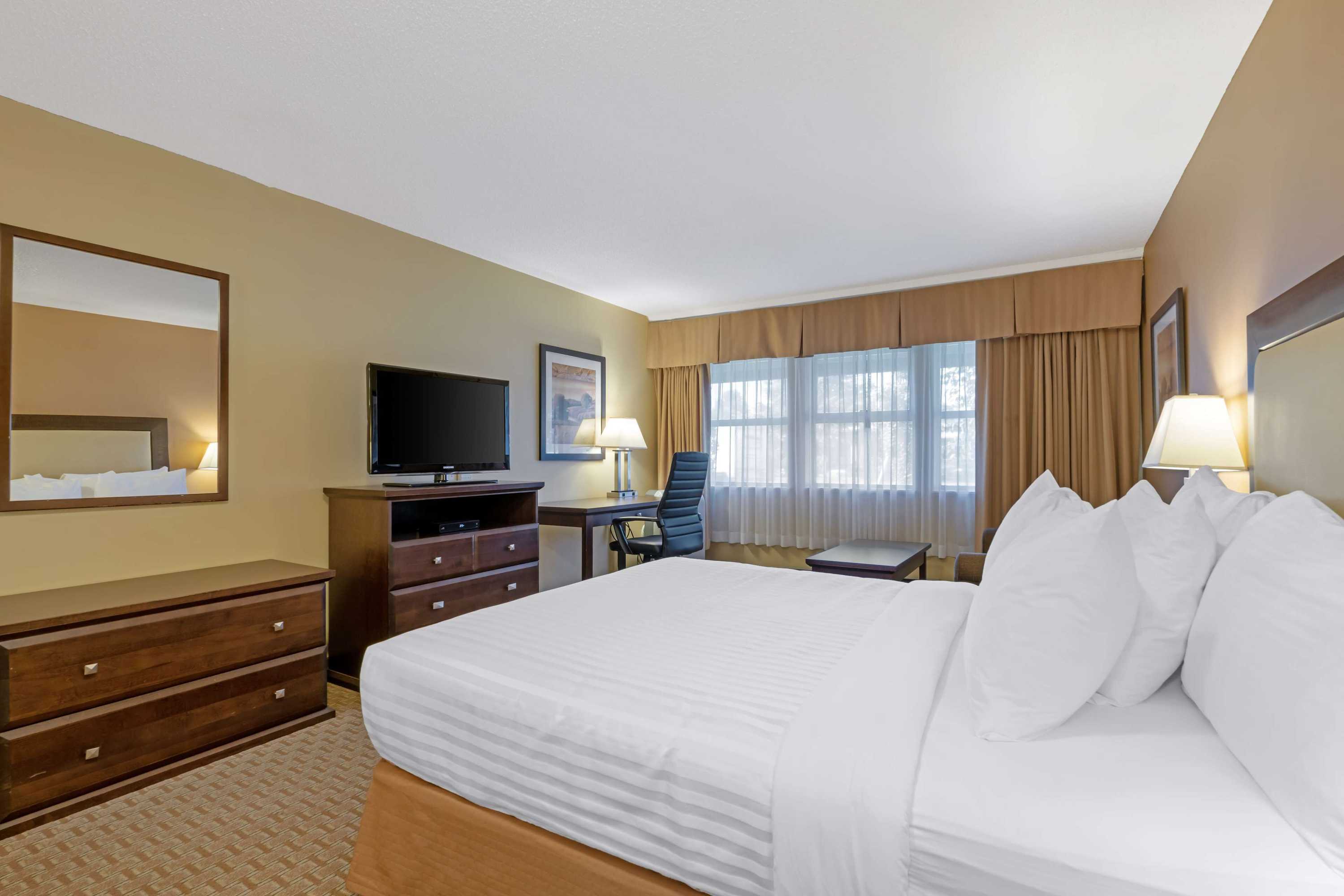 Gift card for Best Western Plus Emerald Isle Hotel Gift card for Best Western Plus Emerald Isle Hotel