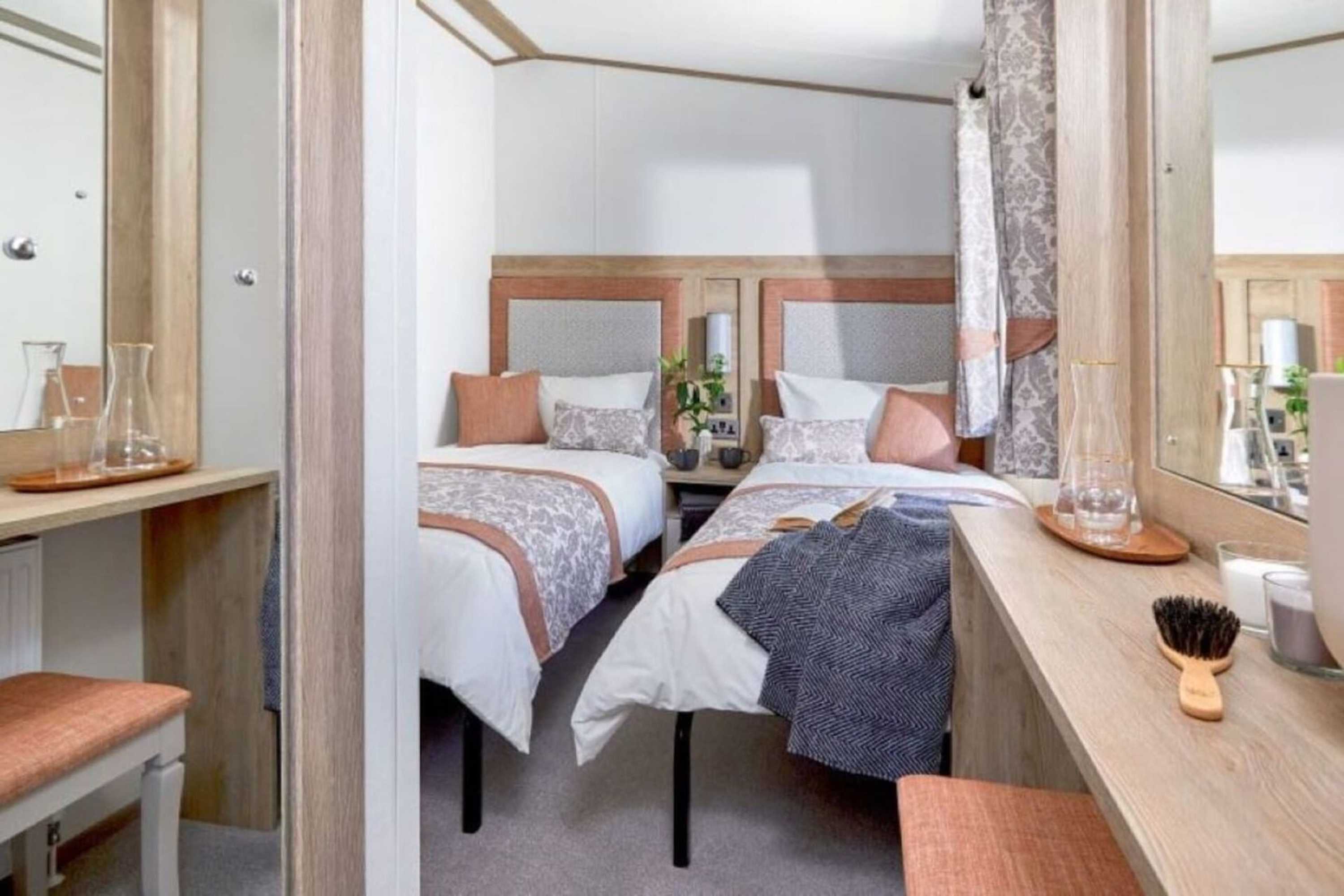 Gift card for Captivating Bluebell Lodge 2-Bed Cotswolds Caravan Gift card for Captivating Bluebell Lodge 2-Bed Cotswolds Caravan