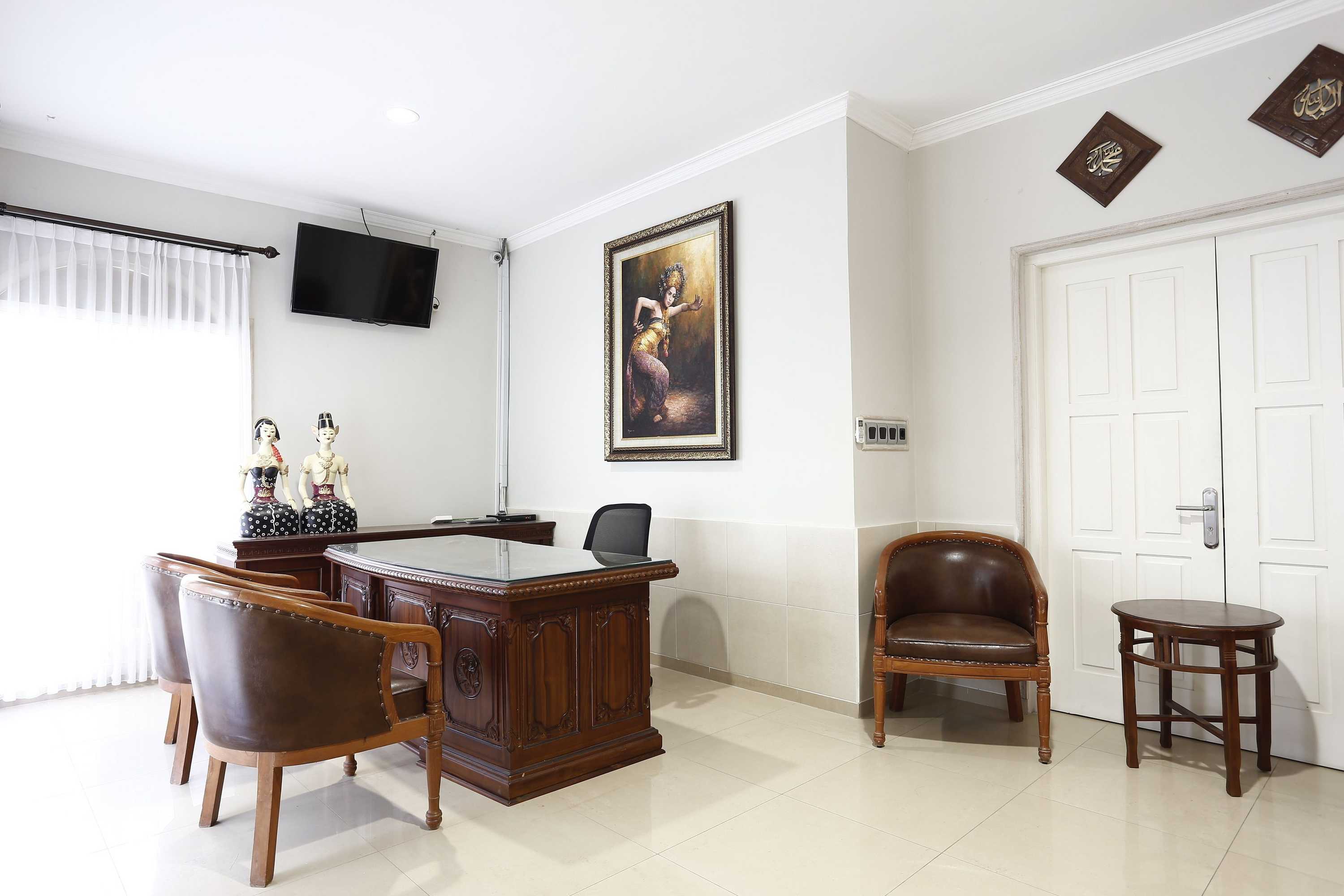 Gift card for Reddoorz Plus Near Adisucipto Airport 2 Gift card for Reddoorz Plus Near Adisucipto Airport 2