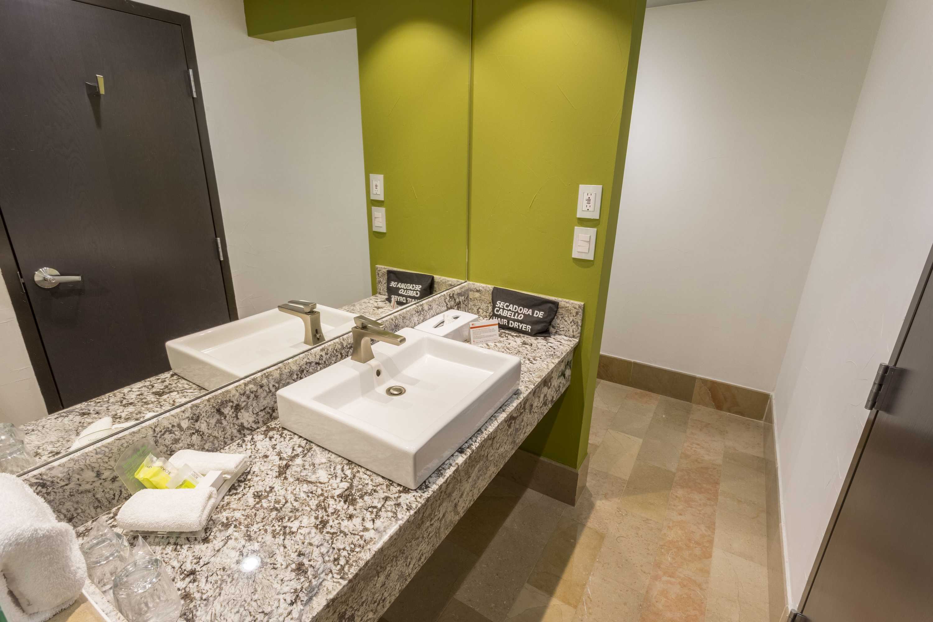 Gift card for Holiday Inn Queretaro Zona Krystal by Ihg Gift card for Holiday Inn Queretaro Zona Krystal by Ihg