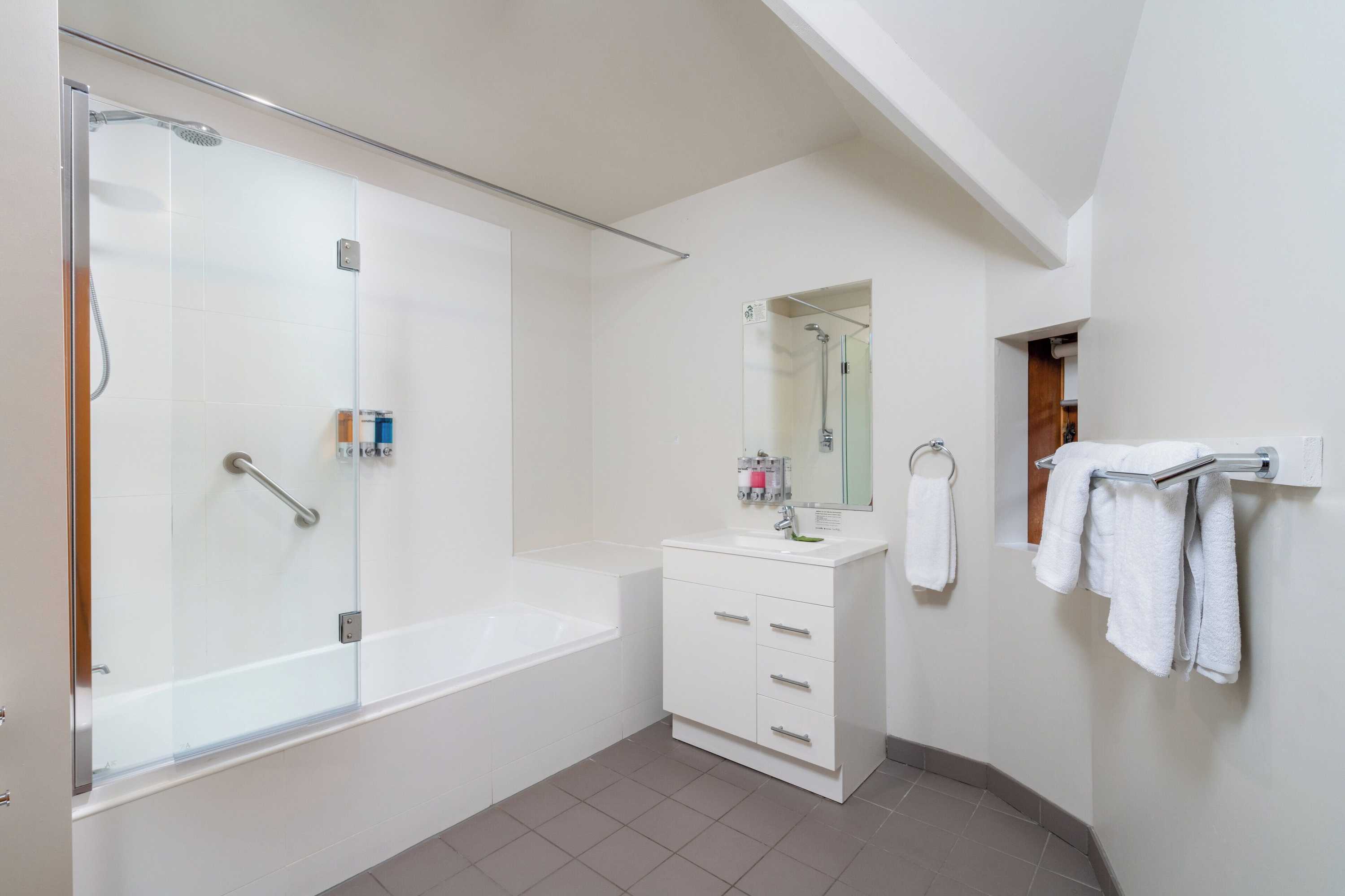 Gift card for Leisure Inn Penny Royal Hotel & Apartments Gift card for Leisure Inn Penny Royal Hotel & Apartments