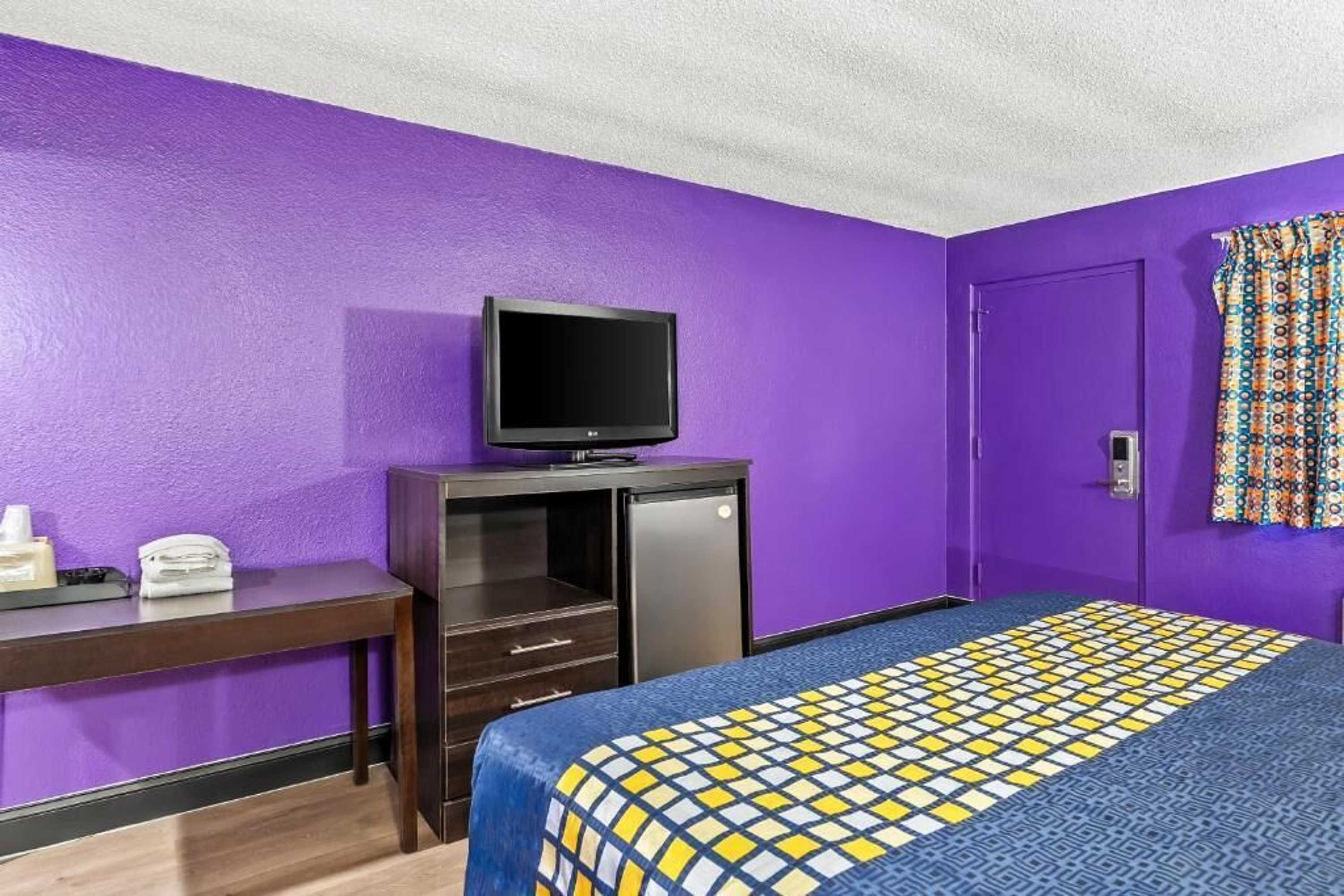 Gift card for Red Carpet Inn & Suites