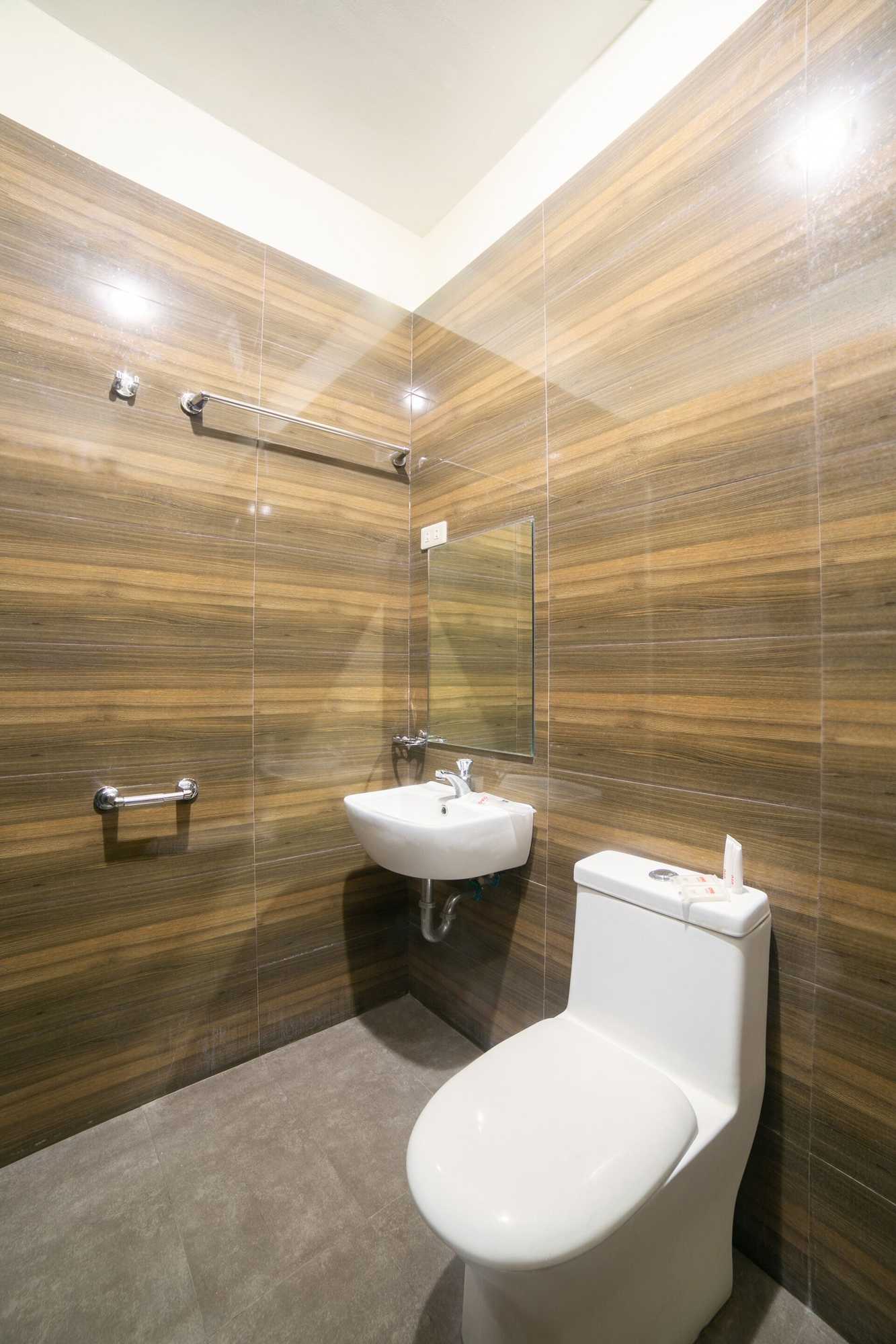 Gift card for Oyo 183 Jrjf Hotel