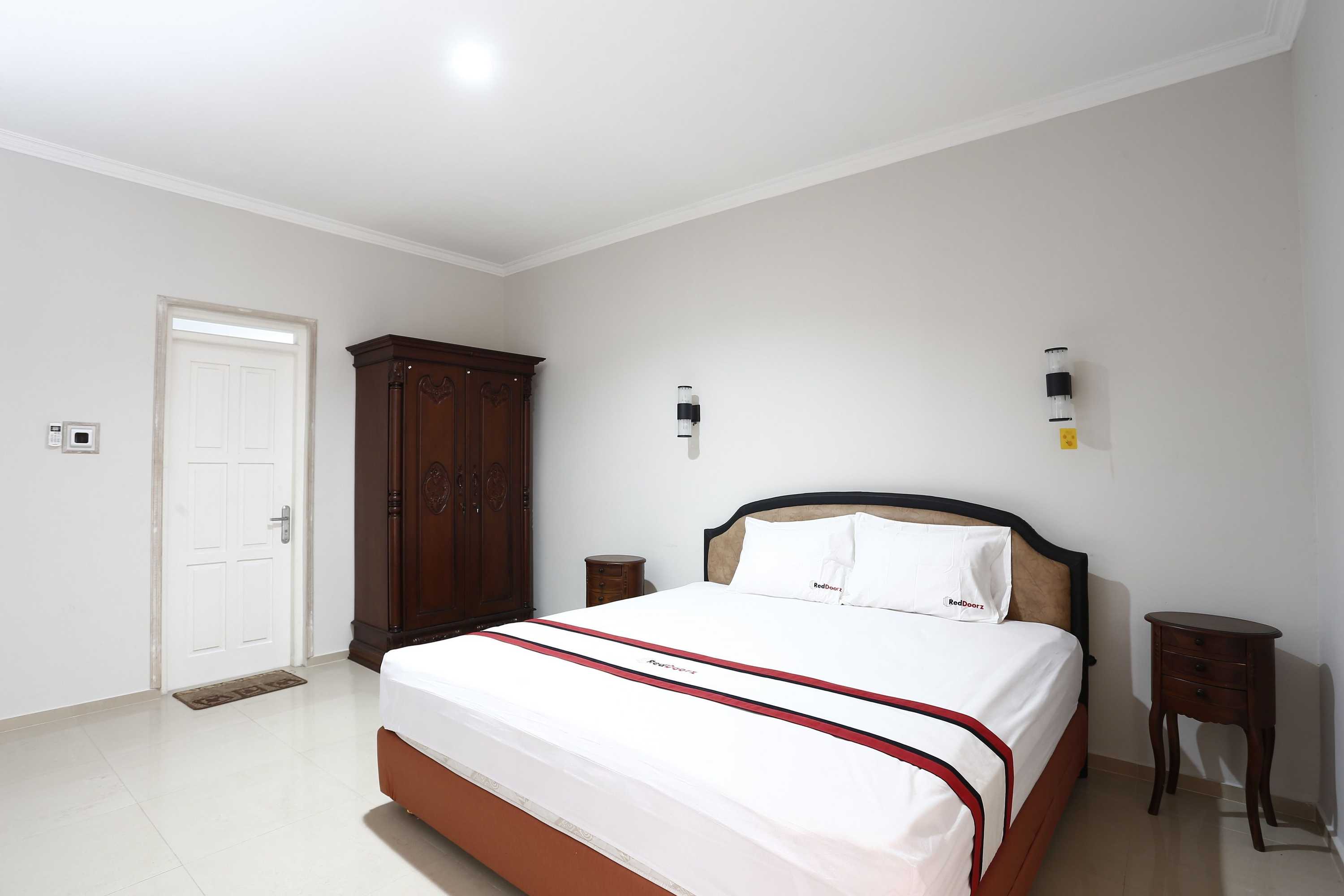 Gift card for Reddoorz Plus Near Adisucipto Airport 2 Gift card for Reddoorz Plus Near Adisucipto Airport 2