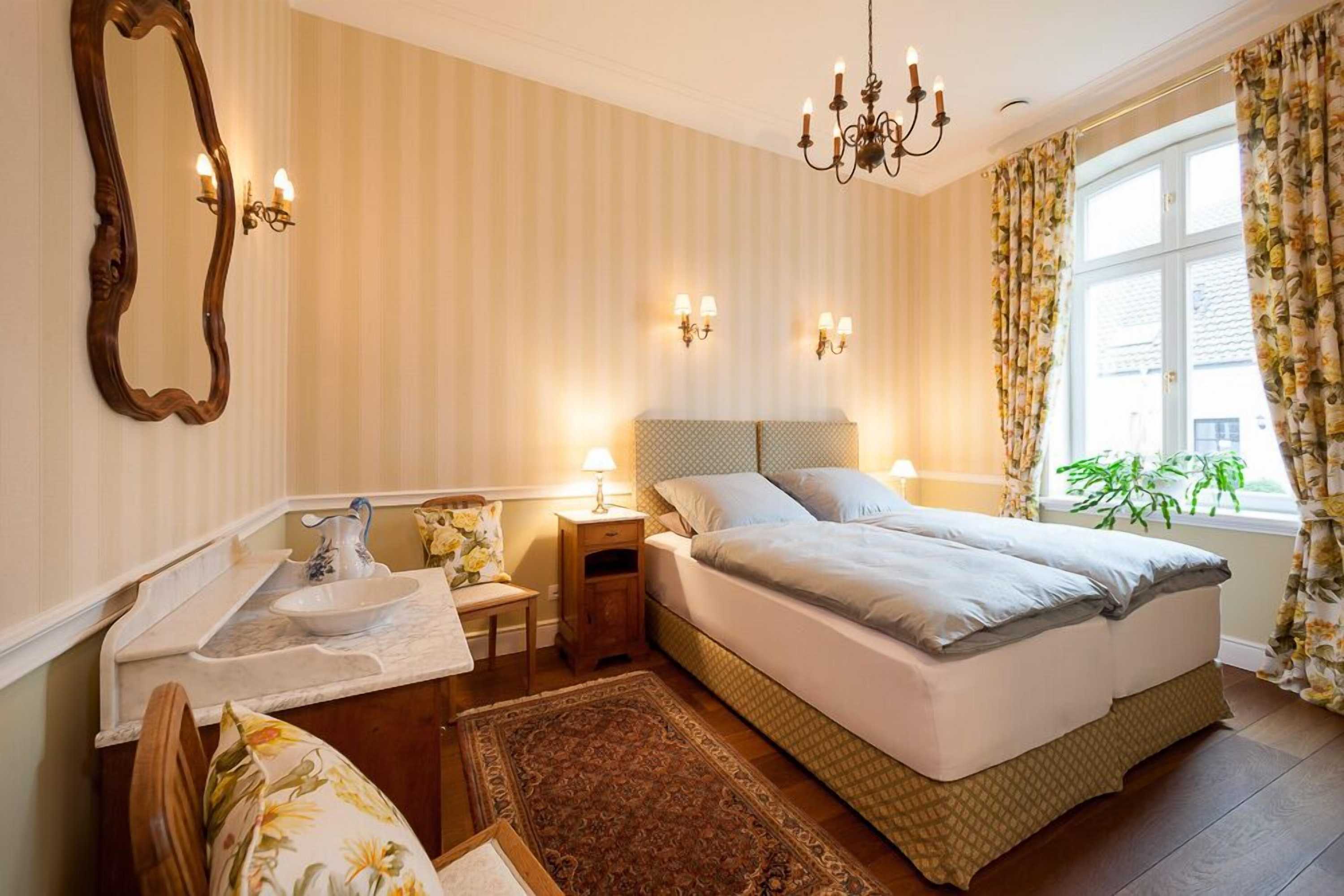 Gift card for Exklusive Ferienzimmer Gut Heidefeld Gift card for Exklusive Ferienzimmer Gut Heidefeld