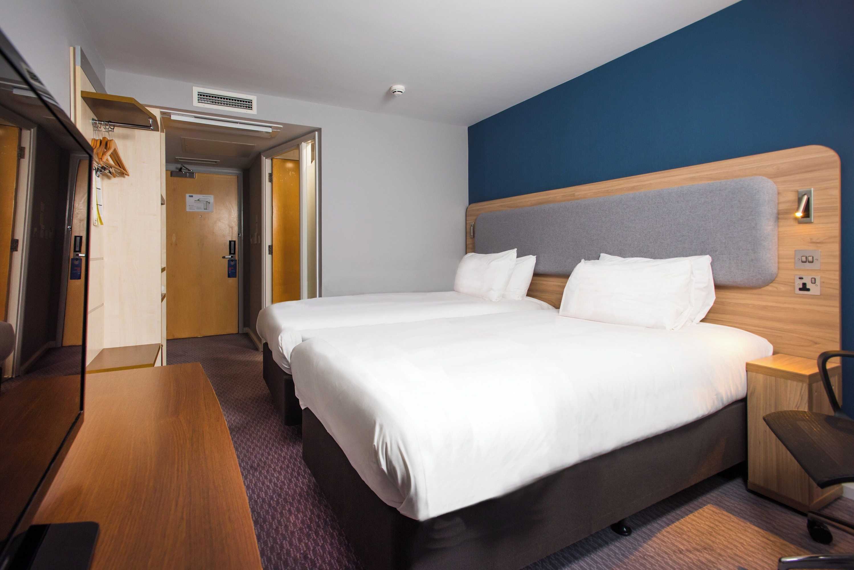 Gift card for Holiday Inn Express Swindon City Centre by Ihg Gift card for Holiday Inn Express Swindon City Centre by Ihg