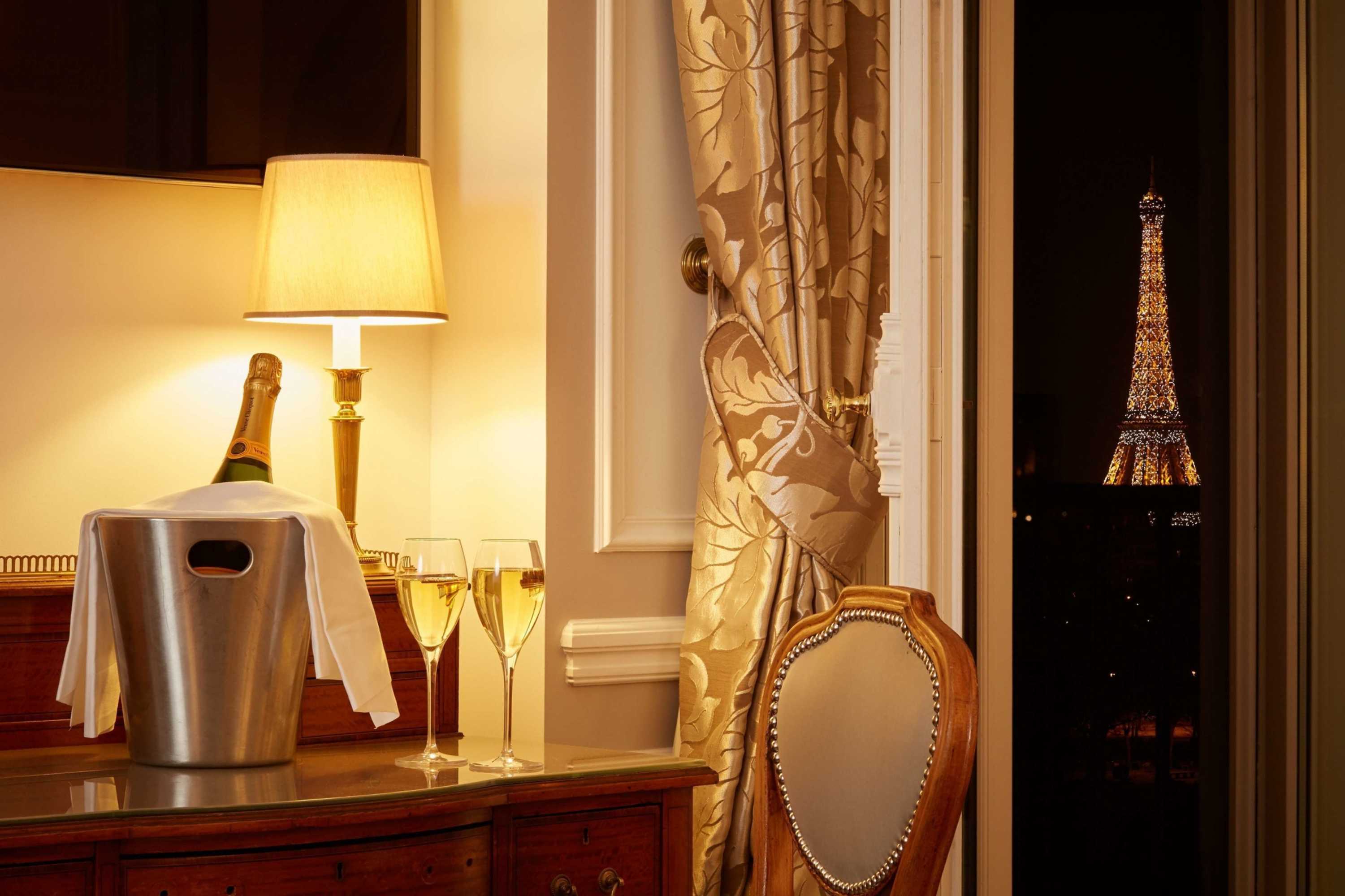 Gift card for Hotel Regina Louvre Gift card for Hotel Regina Louvre