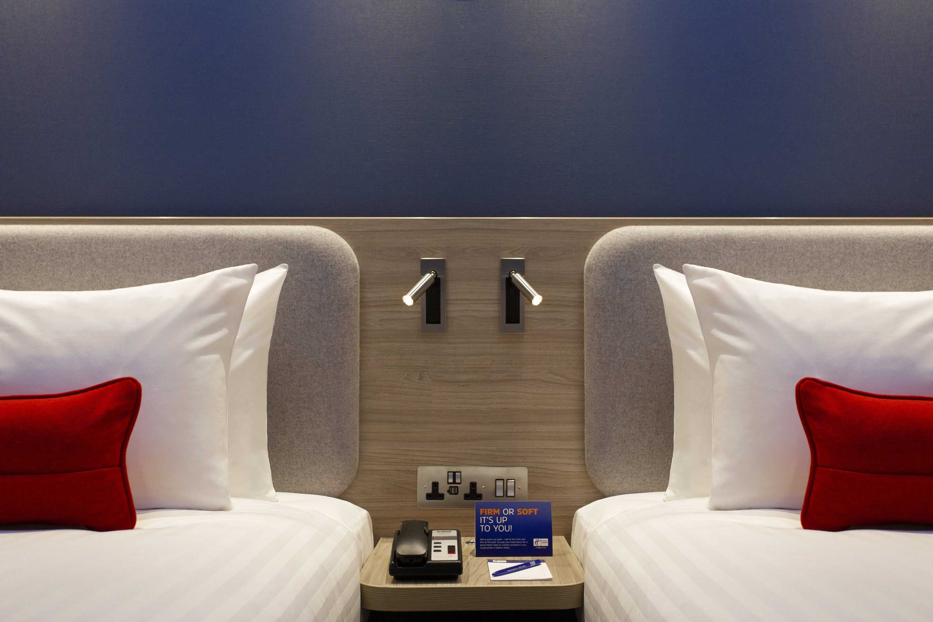 Gift card for Holiday Inn Express London-Royal Docks, Docklands by Ihg Gift card for Holiday Inn Express London-Royal Docks, Docklands by Ihg