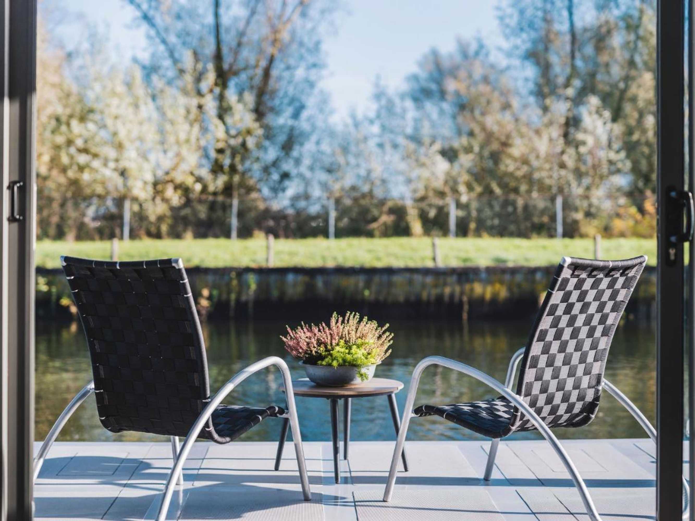 Gift card for Aquahome - NP de Biesbosch - Bijzonder Overnachten op Een Houseboat!