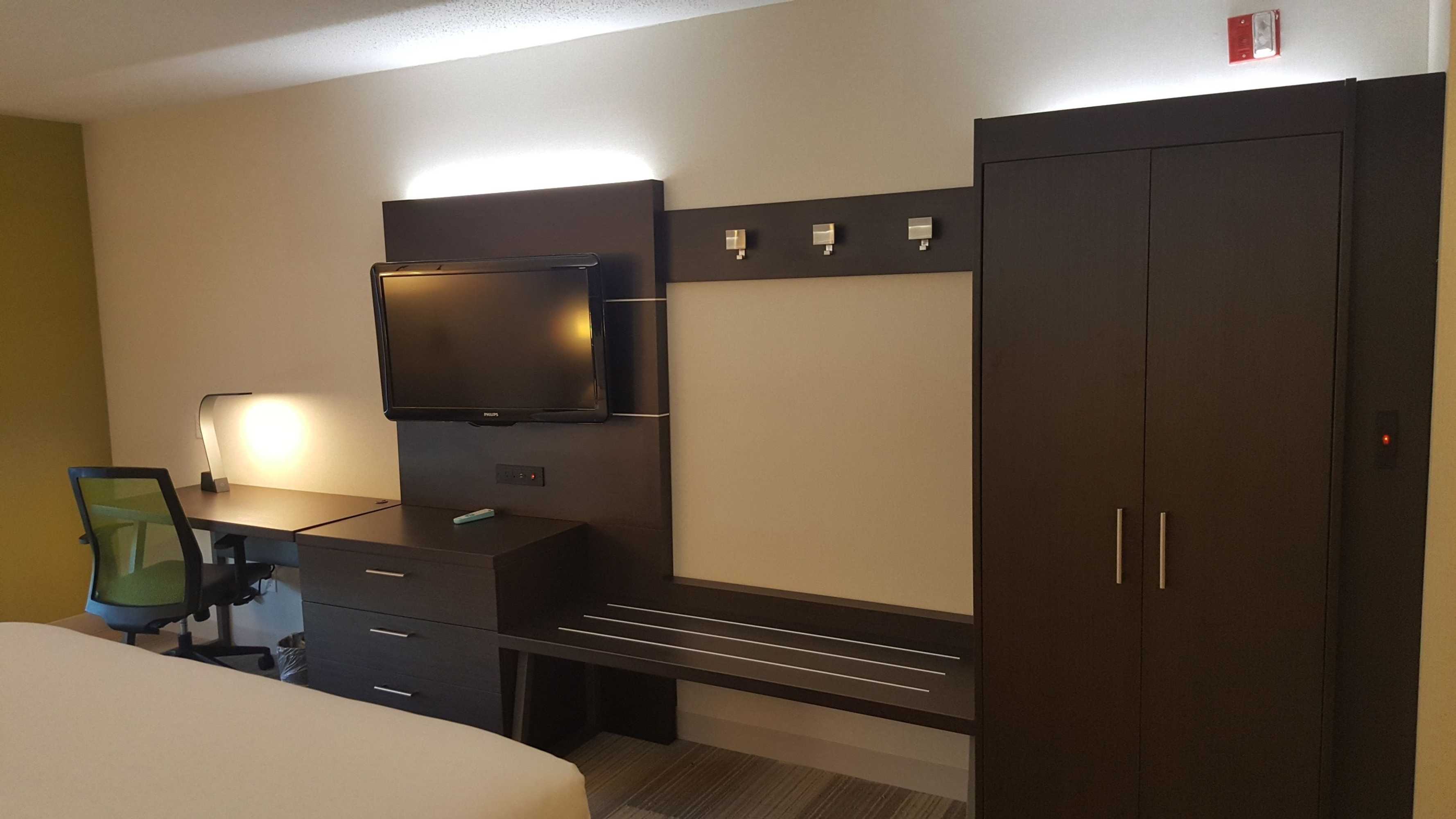 Gift card for Holiday Inn Express & Suites Chicago West - St Charles by Ihg Gift card for Holiday Inn Express & Suites Chicago West - St Charles by Ihg