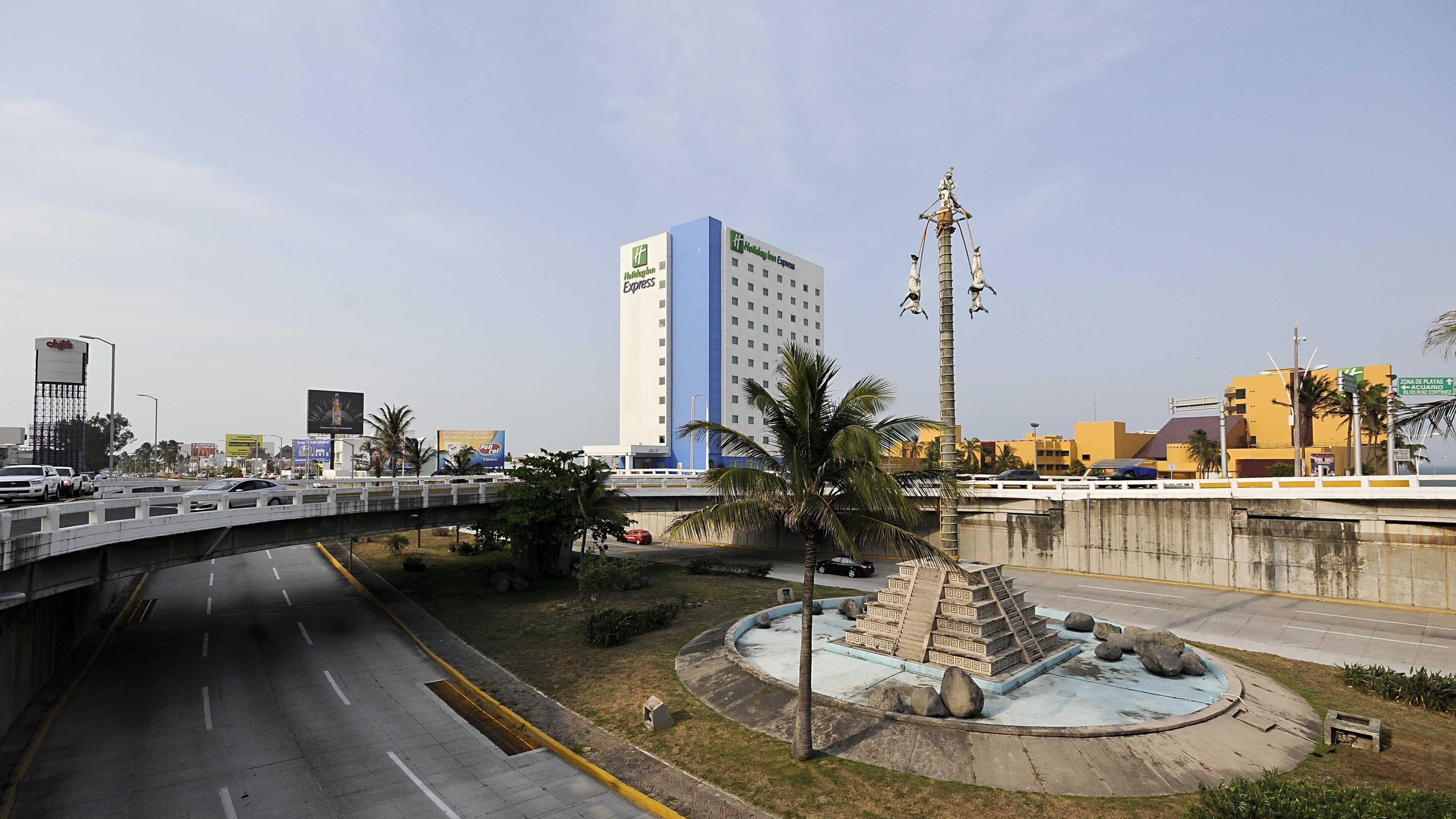 Gift card for Holiday Inn Express Veracruz Boca Del Rio by Ihg Gift card for Holiday Inn Express Veracruz Boca Del Rio by Ihg
