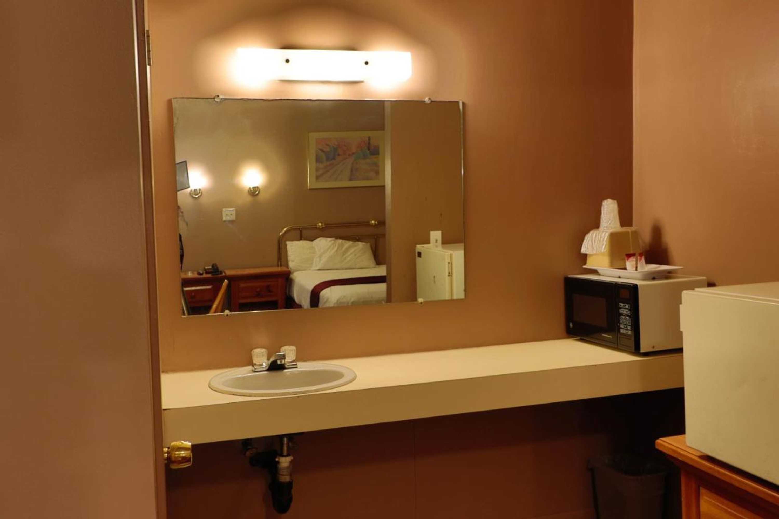 Gift card for Red Carpet Inn Berlin