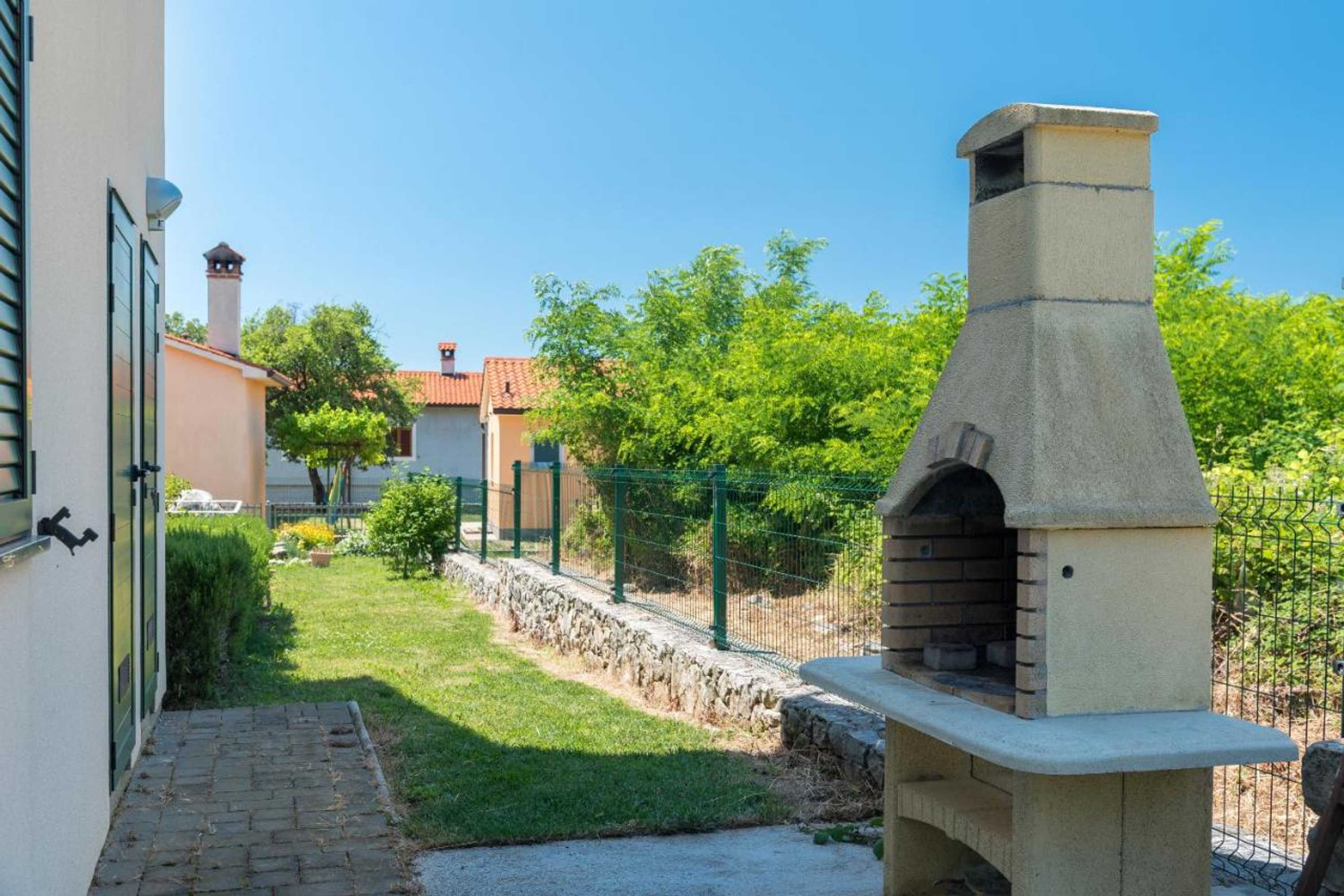 Gift card for Holiday House Olive Grove With Pool And Garden Gift card for Holiday House Olive Grove With Pool And Garden