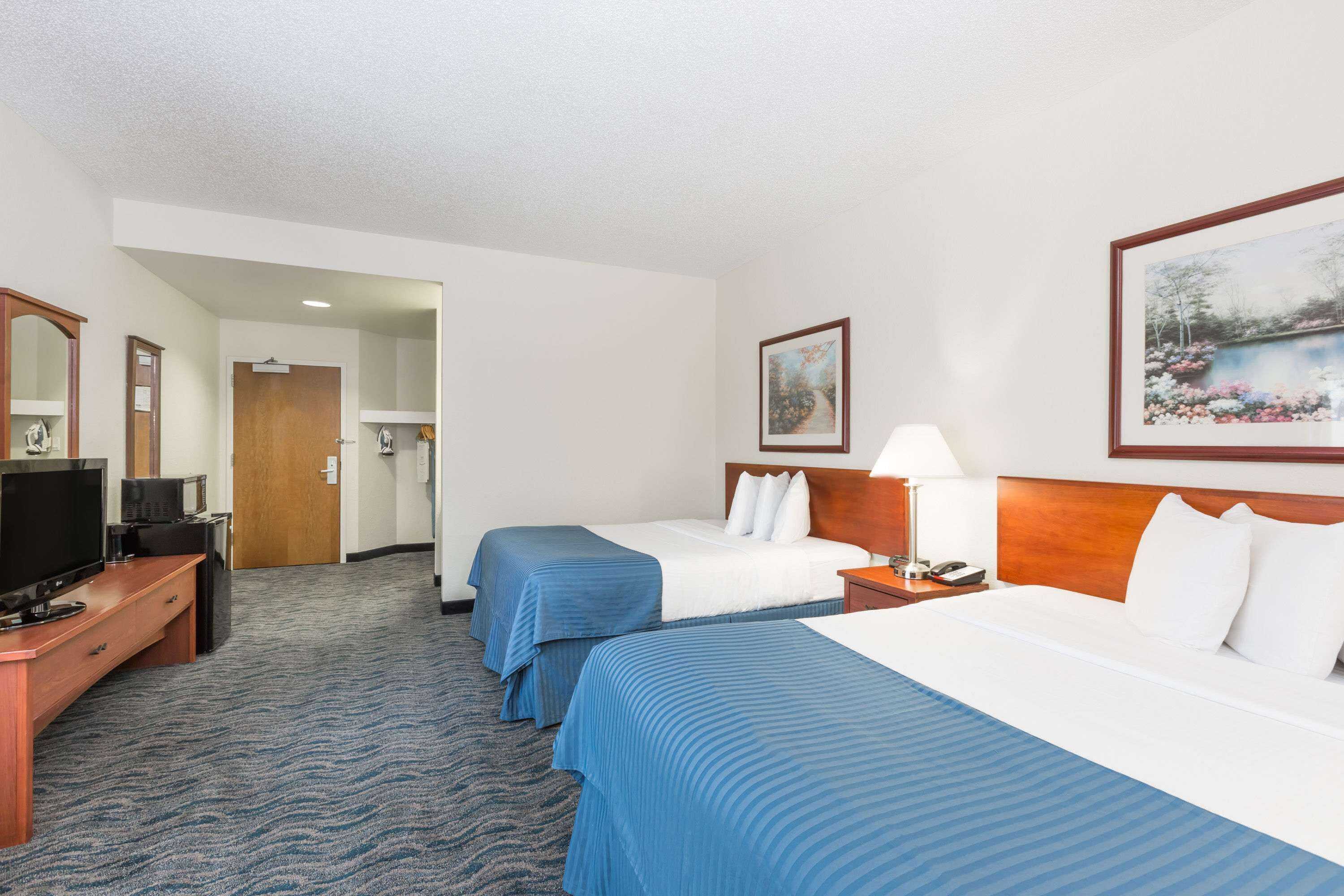 Gift card for Baymont by Wyndham Des Moines Airport Gift card for Baymont by Wyndham Des Moines Airport