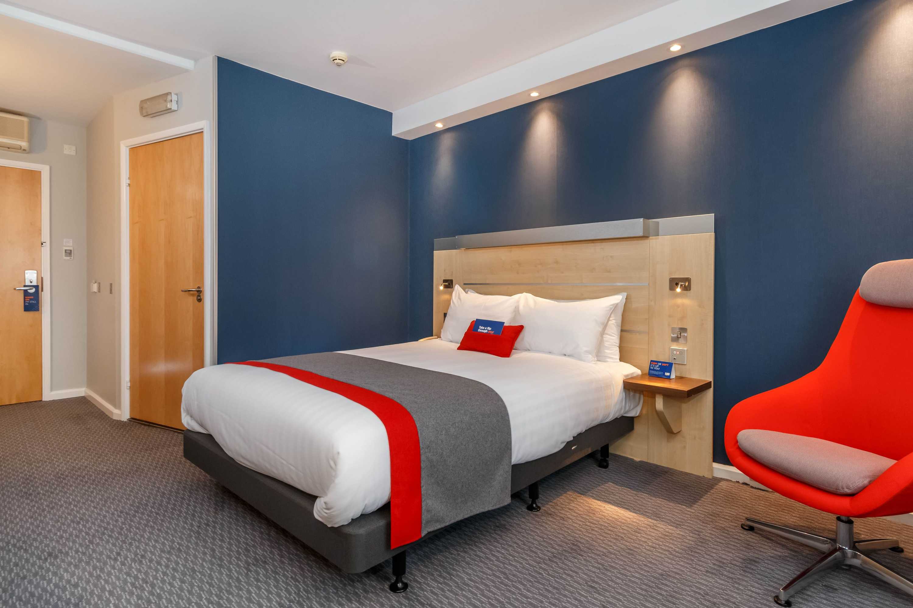 Gift card for Holiday Inn Express Walsall M6j10 by Ihg Gift card for Holiday Inn Express Walsall M6j10 by Ihg