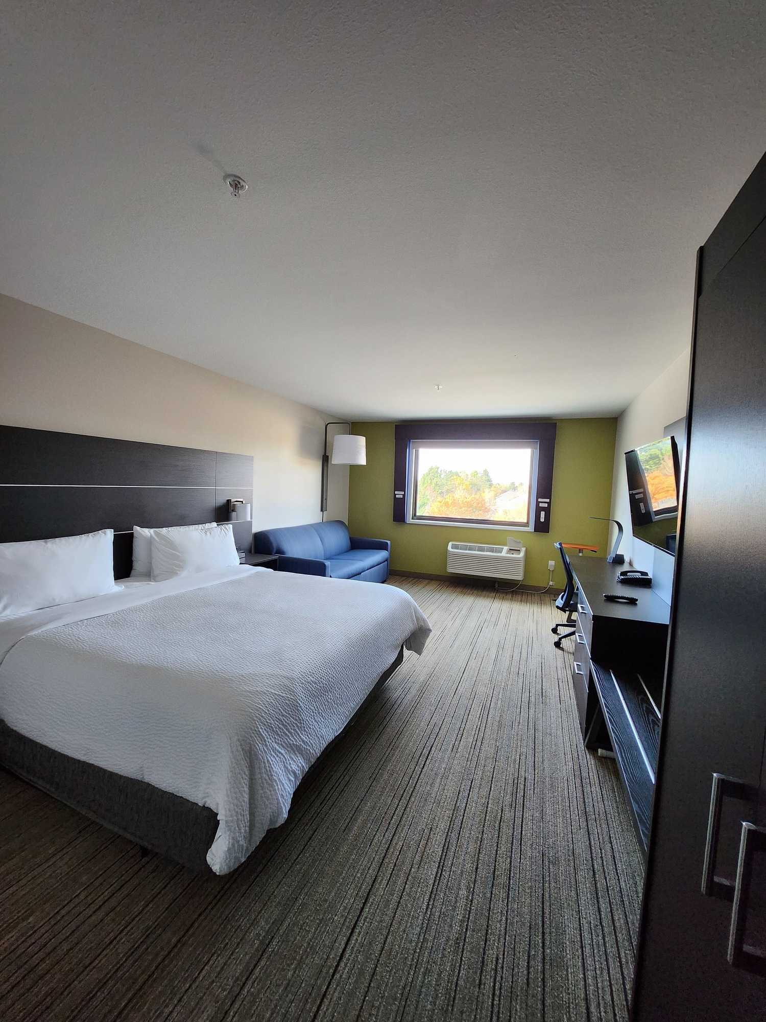 Gift card for Holiday Inn Express & Suites Camas - Vancouver by Ihg