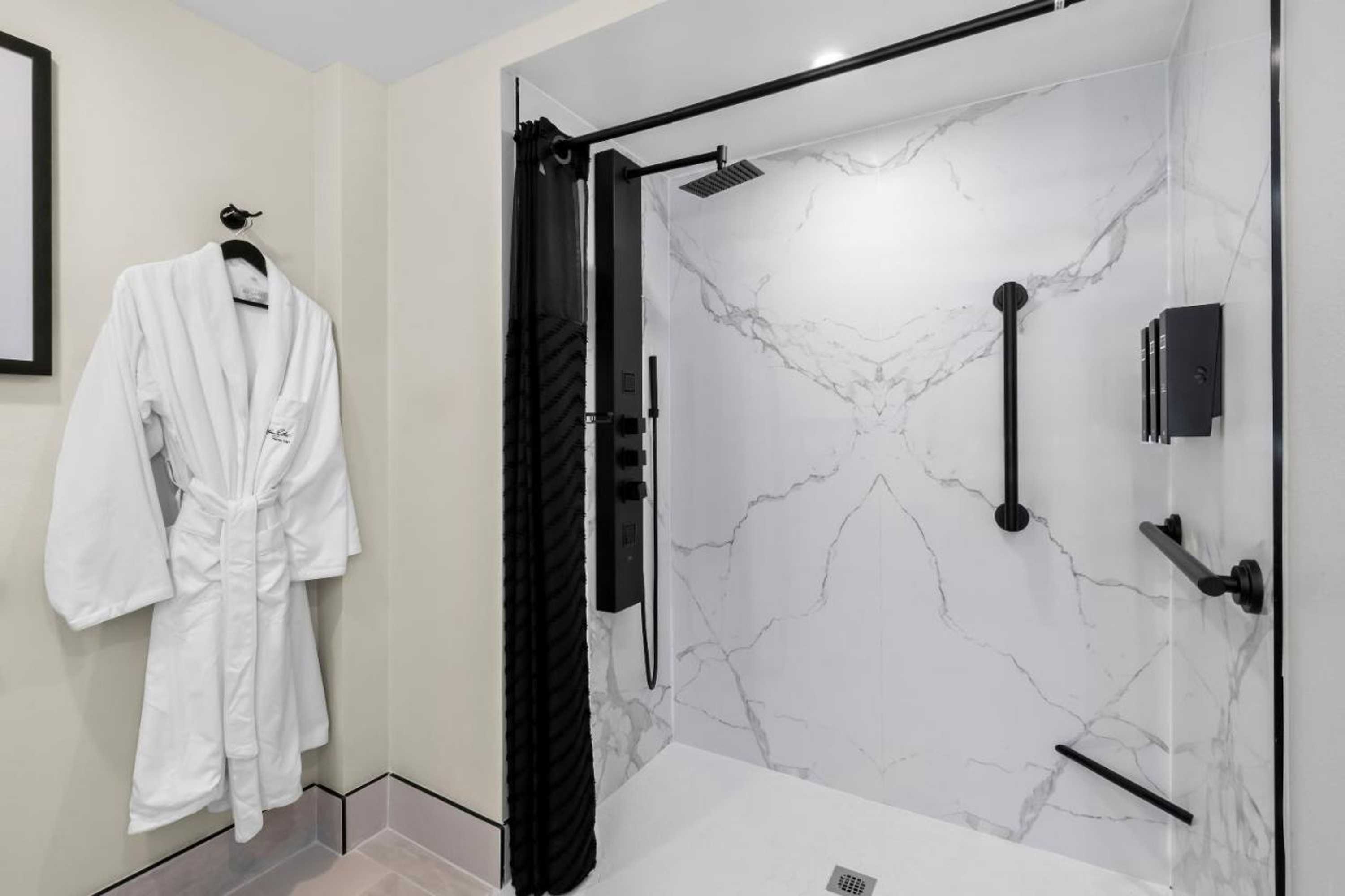 Gift card for Latitude Suites Tinton Falls Eatontown/bw Premier Collection