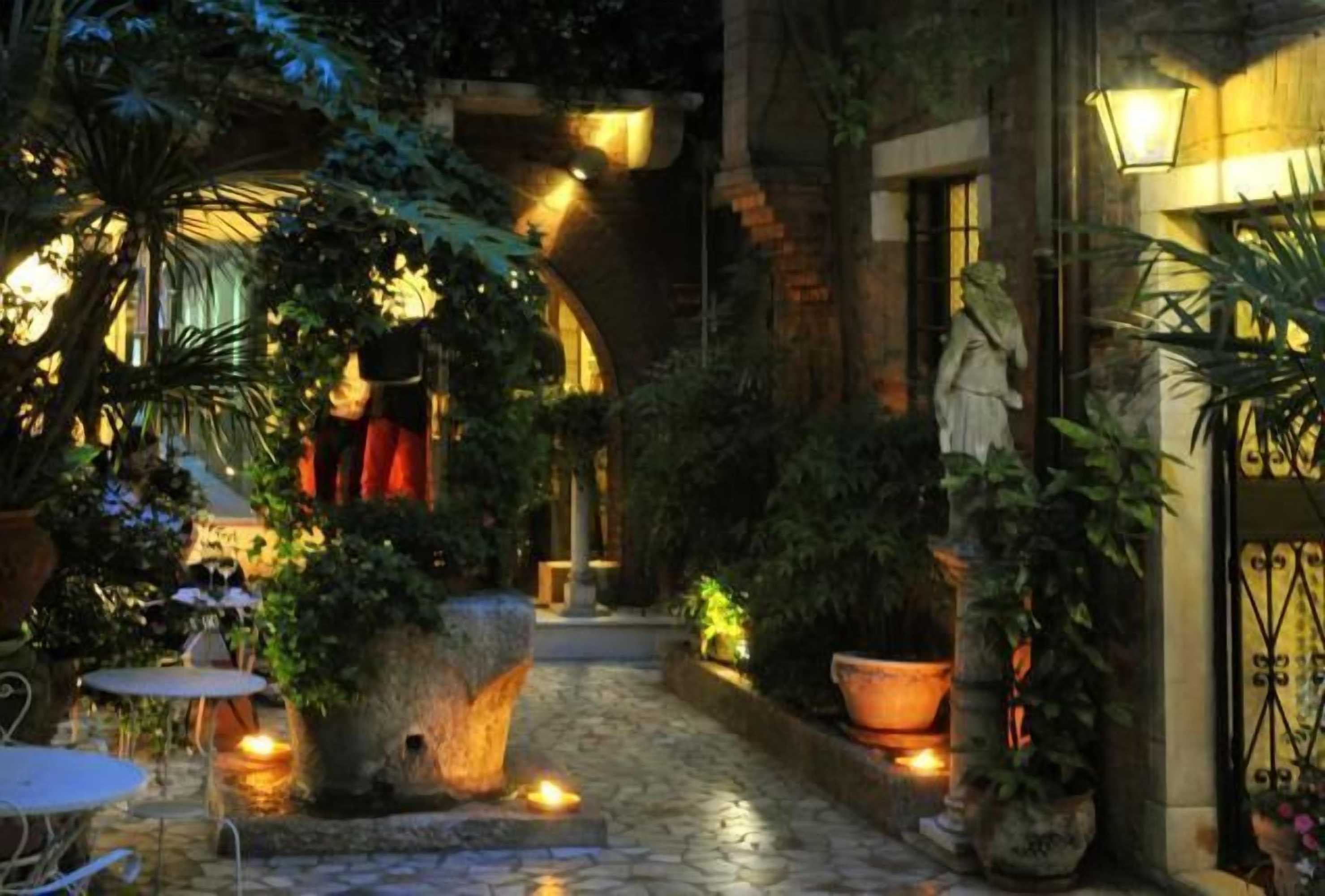 Gift card for Hotel Flora