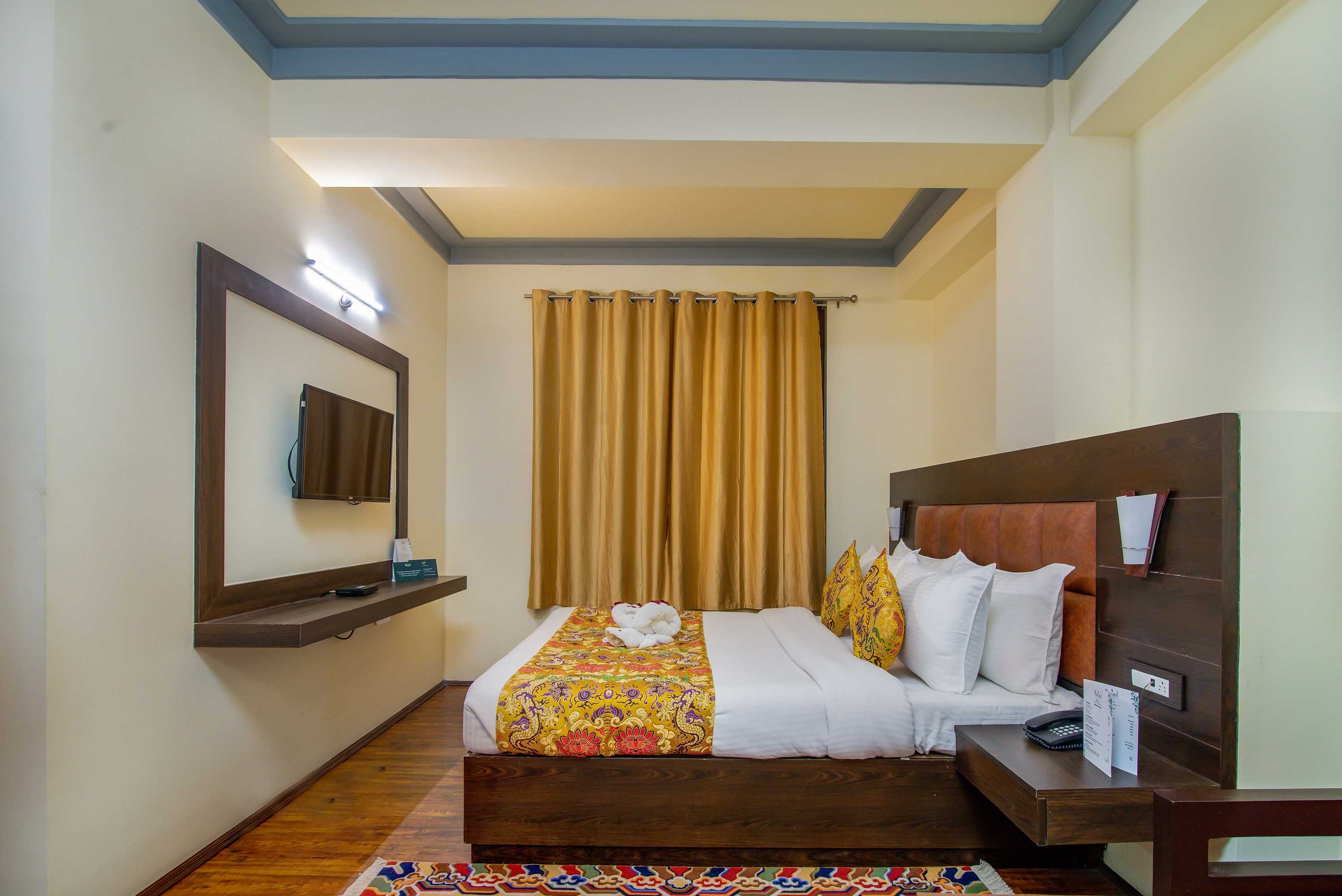 Gift card for Muscatel Grand Silkroute 300 Mts MG Marg Gift card for Muscatel Grand Silkroute 300 Mts MG Marg