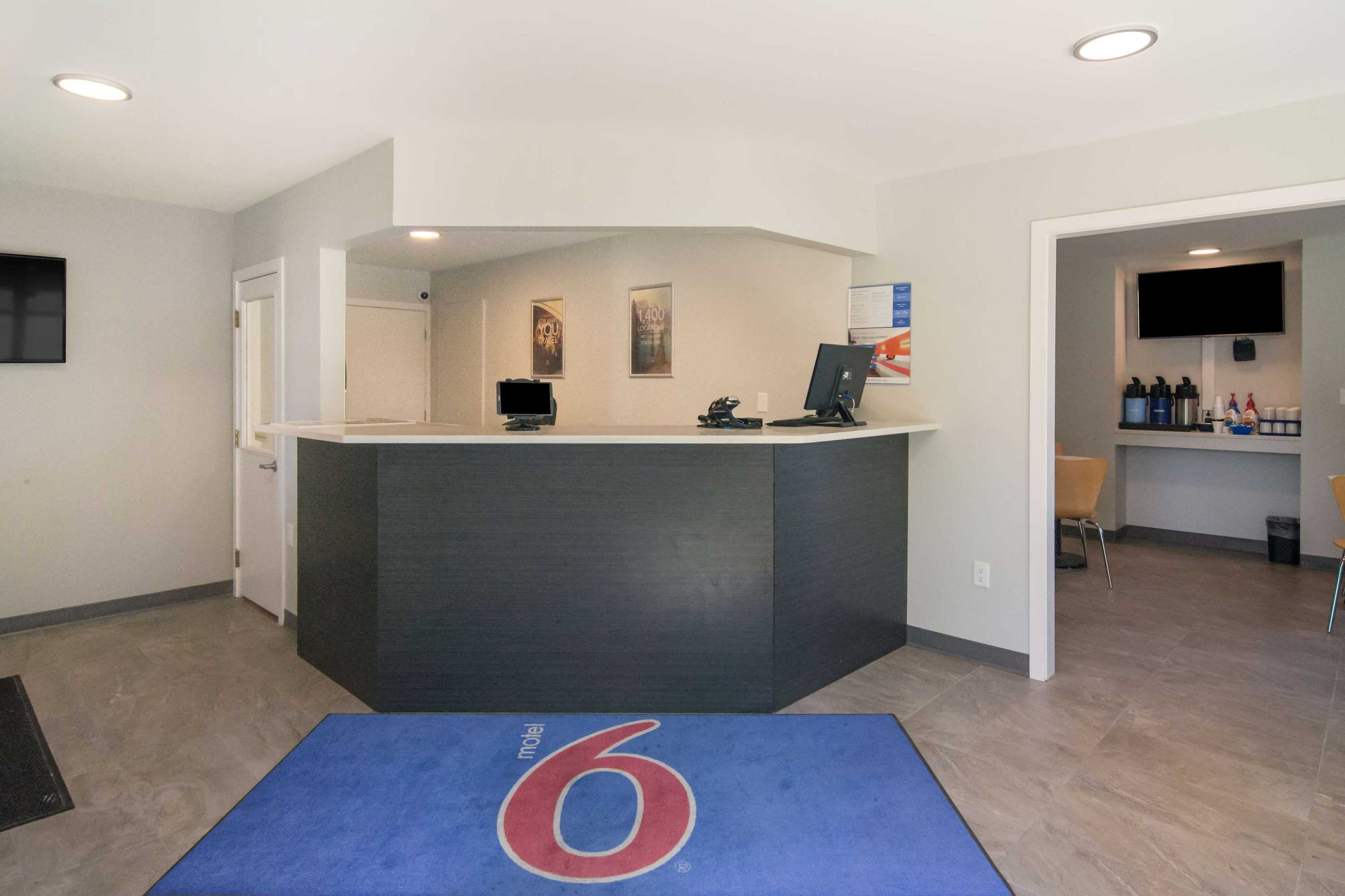 Gift card for Motel 6 Saanichton, BC - Victoria Airport Gift card for Motel 6 Saanichton, BC - Victoria Airport
