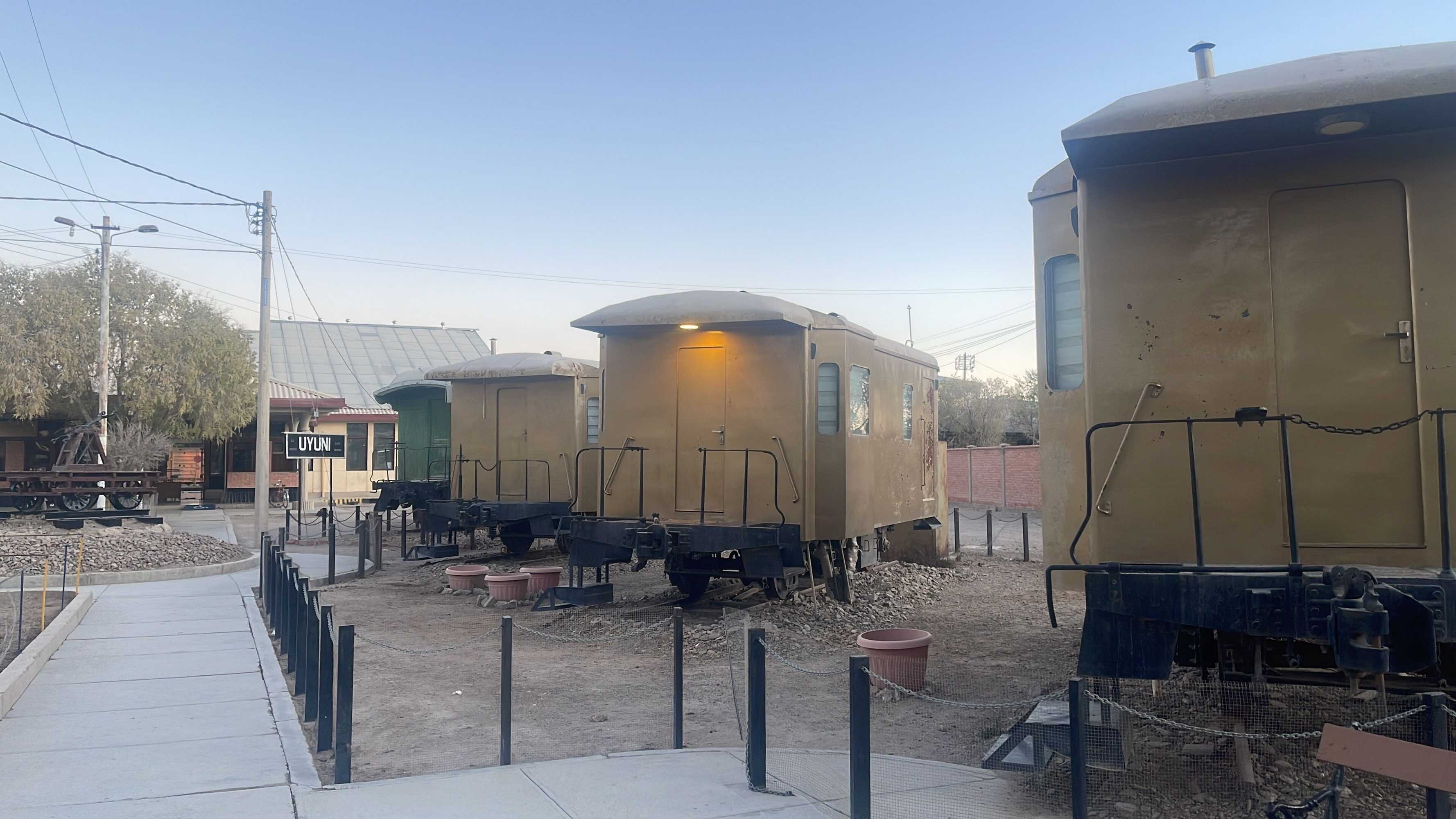 Gift card for Onkel Inn Wagon Sleepbox Uyuni Gift card for Onkel Inn Wagon Sleepbox Uyuni