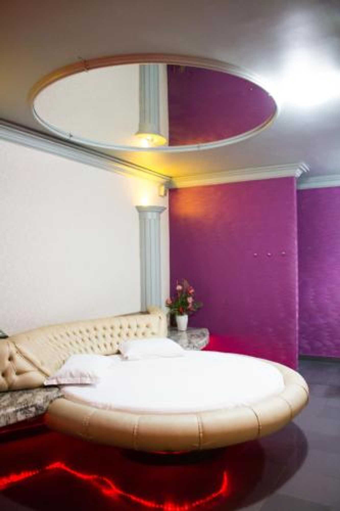 Gift card for Shanadu Motel (adults Only) Gift card for Shanadu Motel (adults Only)