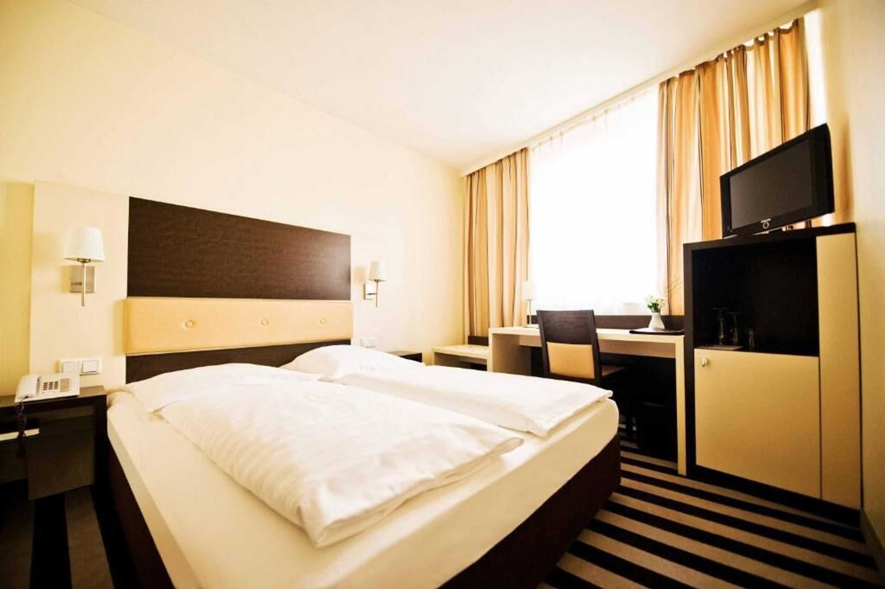 Gift card for Bristol Hotel - Frankfurt City - Central Station Gift card for Bristol Hotel - Frankfurt City - Central Station
