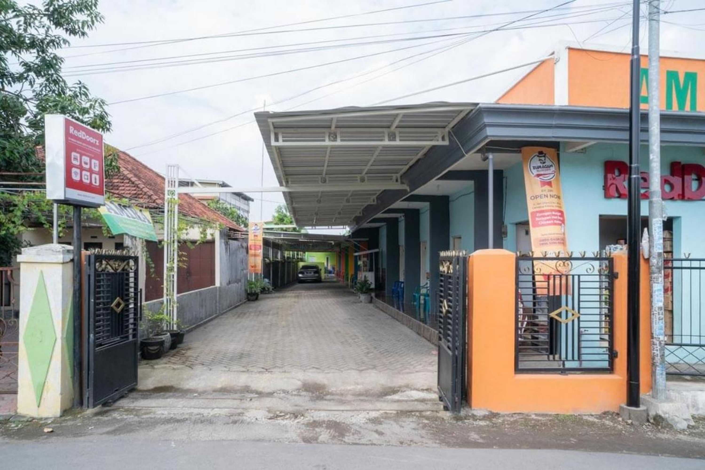 Gift card for Reddoorz Syariah Near Lippo Plaza Sidoarjo