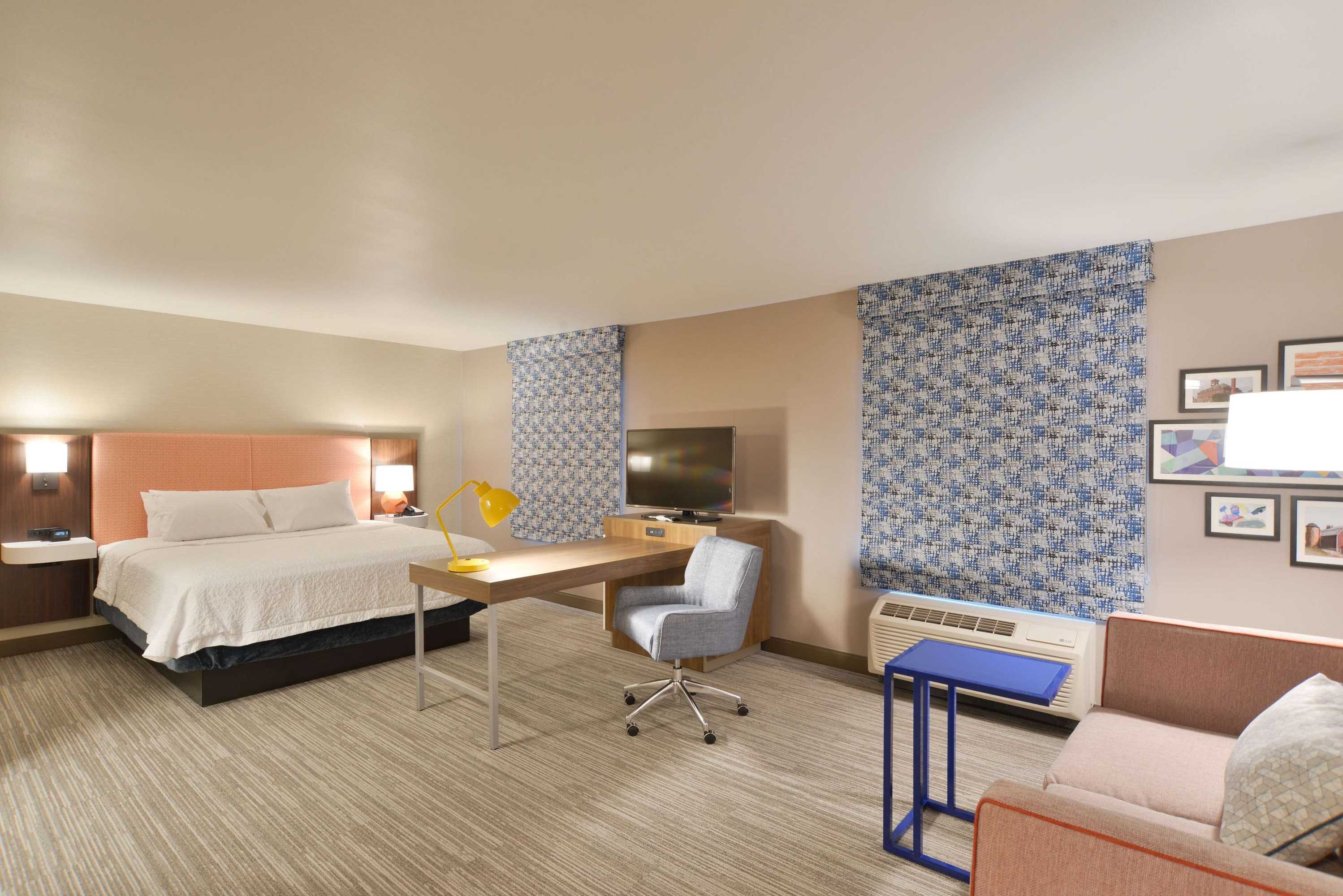 Gift card for Hampton Inn & Suites Menomonie-Uw Stout Gift card for Hampton Inn & Suites Menomonie-Uw Stout